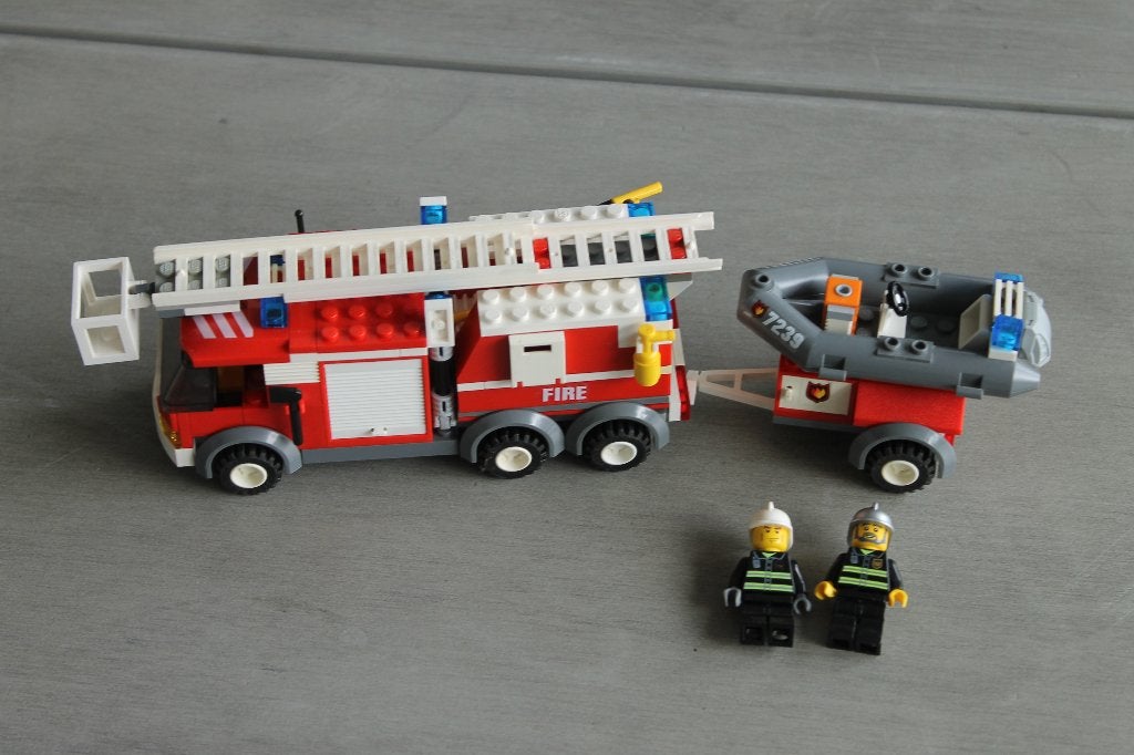 lego city brandweer ladderwagen 7239, City, Lego, Ophalen of Verzenden, Zo goed als nieuw