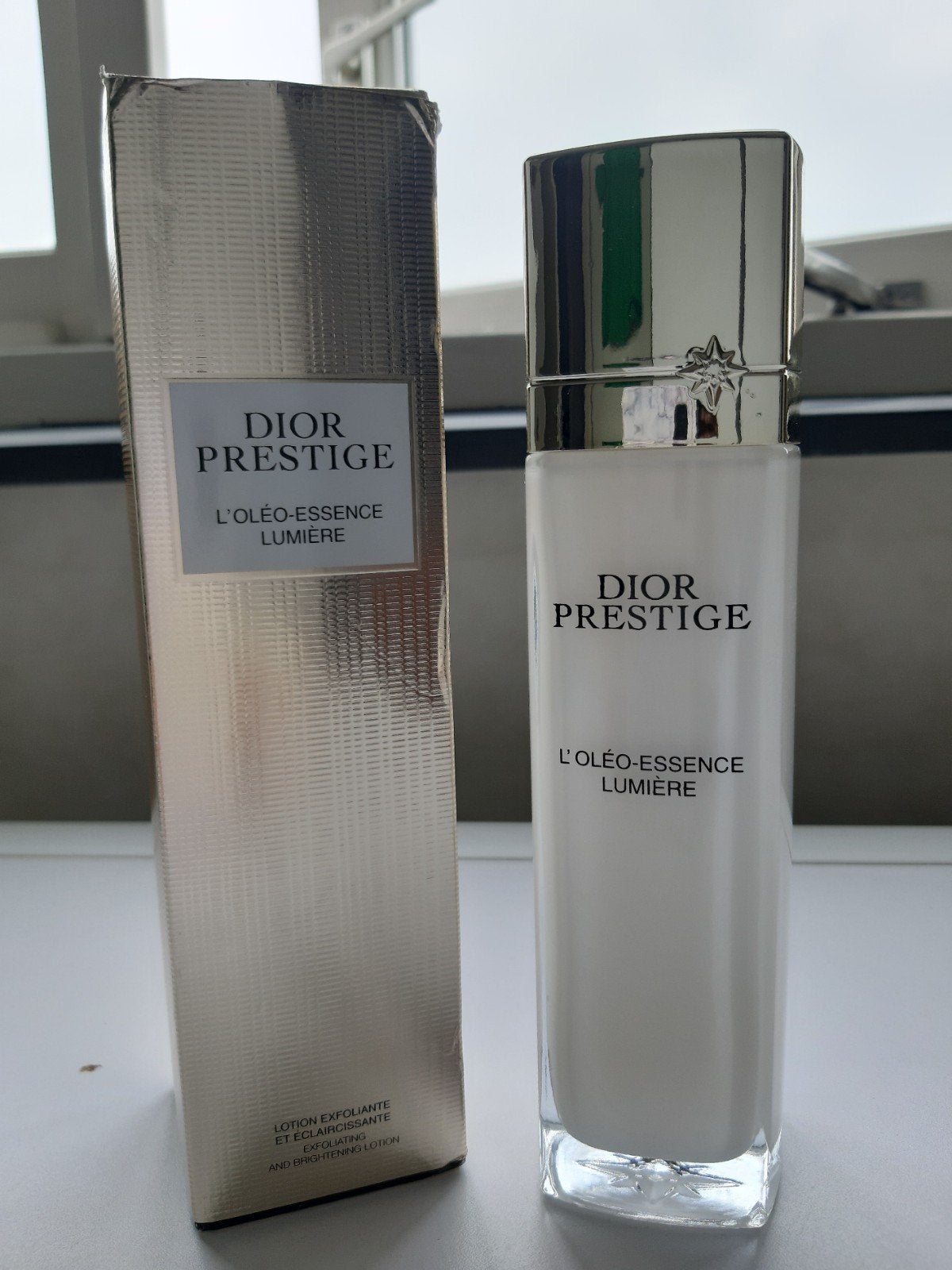 Dior Prestige L'Oleo - Essence Lumiere Lotion 150ML., Verzenden, Nieuw, Gehele gezicht, Verzorging