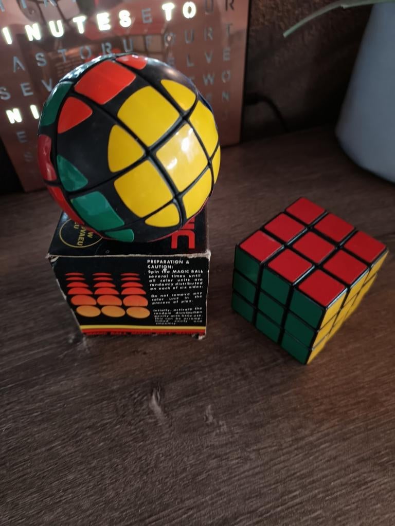 Originele Rubiks Cube en Magic Ball jaren 80, Ophalen of Verzenden, Zo goed als nieuw