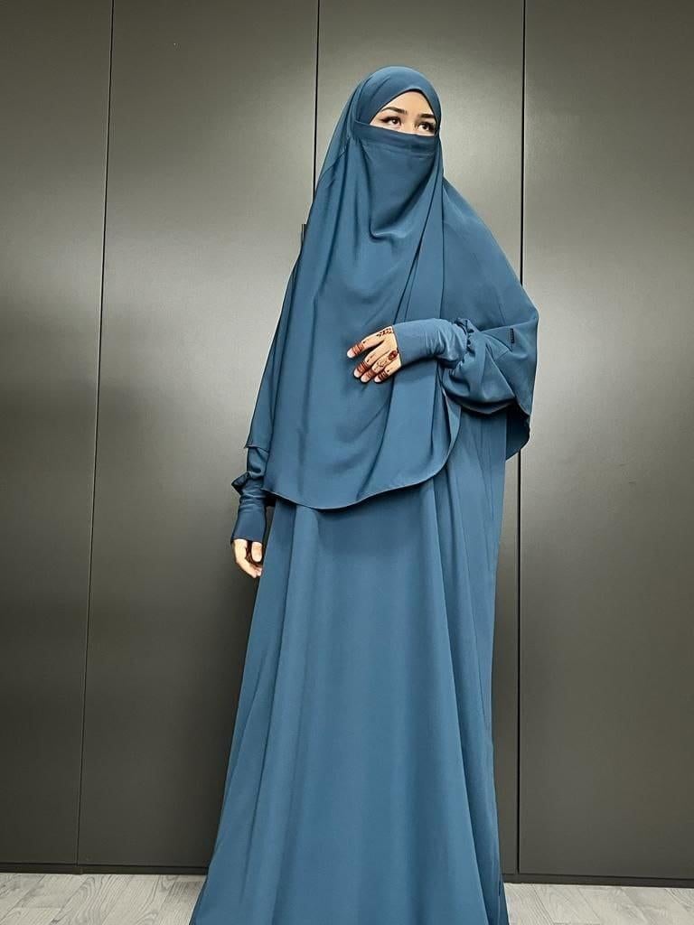Set khimar met abaya /jurk line A van Djasia, khimaar, Ophalen of Verzenden, Zo goed als nieuw, Boven de knie
