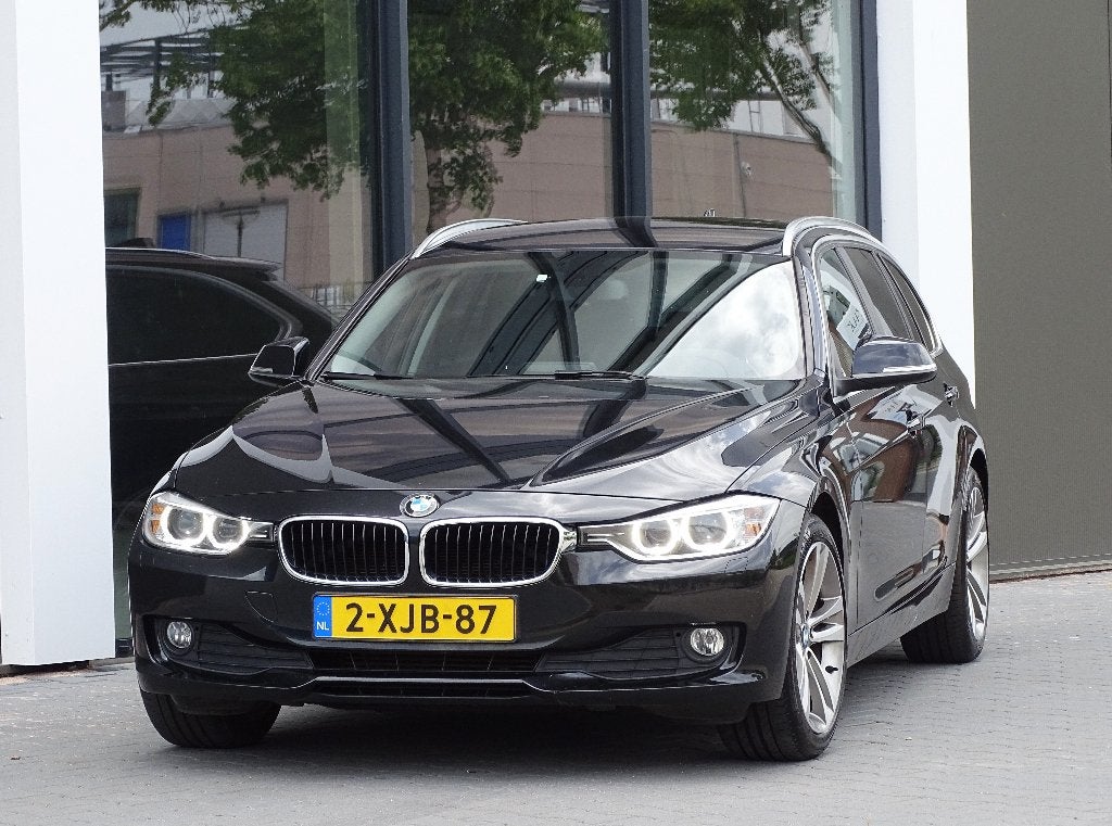 BMW 3-Serie Touring Automaat l 2014 l F31 l Lichtmetaal, Automaat, 4 cilinders, 1445 kg, Zwart