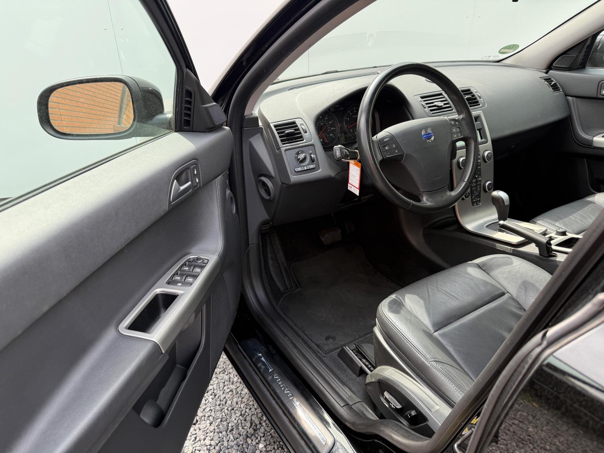 Volvo V50 2.4i R-Design | Automaat | 2010 | Youngtimer |, Auto's, Volvo, Dealer onderhouden, Gebruikt, Met garantie (alle), Zwart