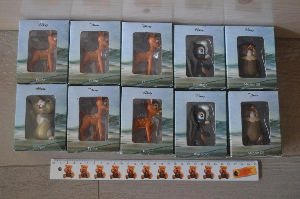 10 oude Walt disney figuurtjes Bambi, Verzamelen, Disney, Verzenden, Bambi of Dumbo, Zo goed als nieuw, Beeldje of Figuurtje