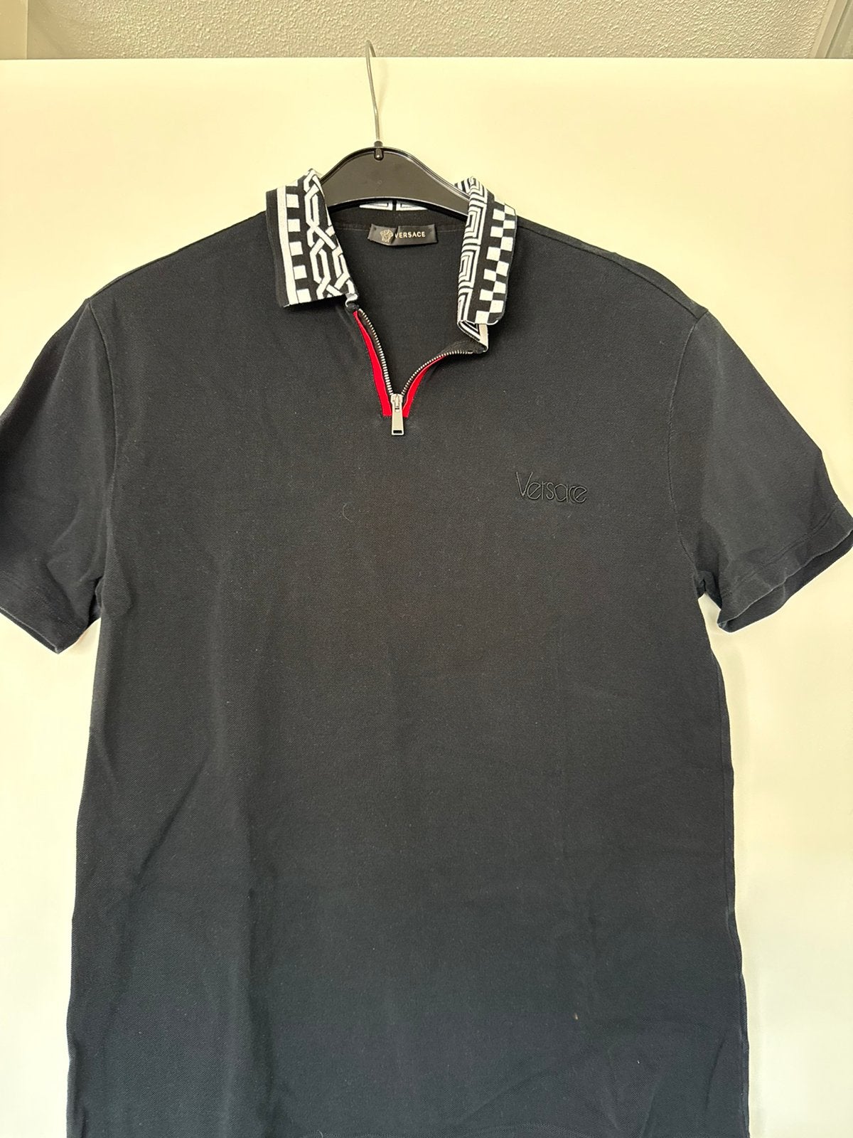 Versace heren polo zwart – maat M – Made in Italy, Ophalen of Verzenden, Gedragen, Maat 48/50 (M), Zwart