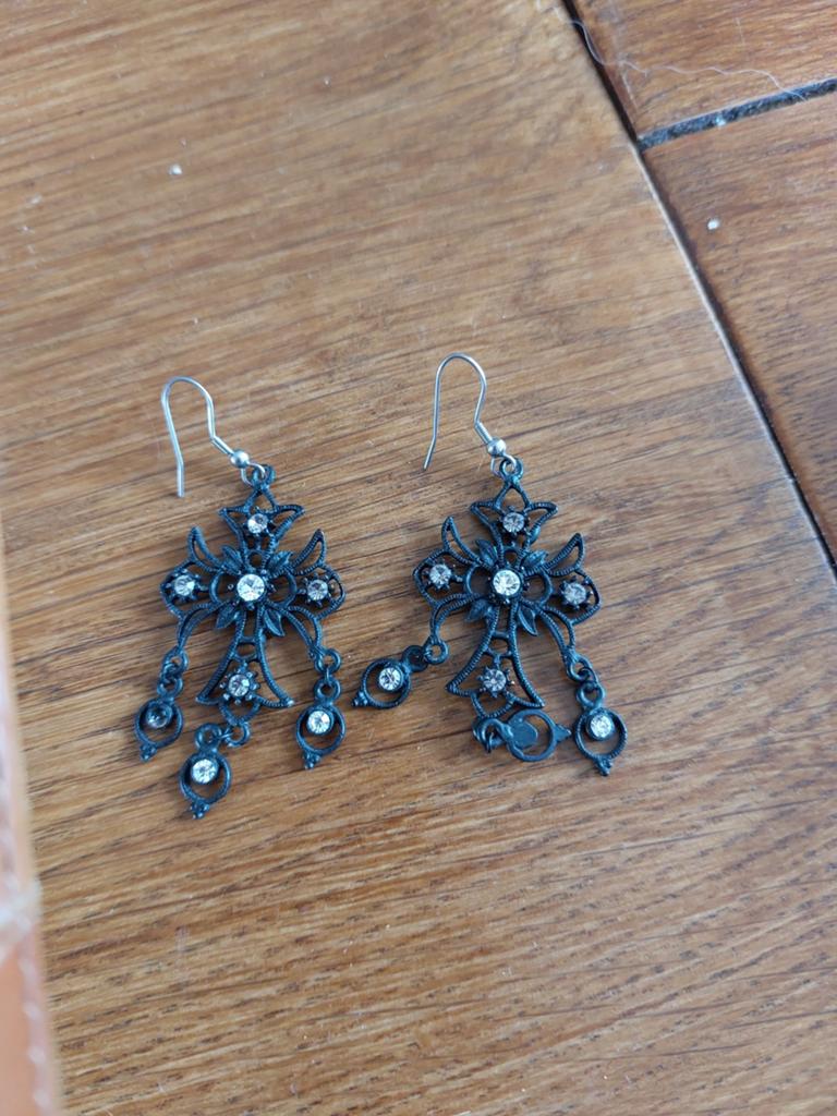 Elegante zwarte oorbellen met strass, Overige materialen, Zwart, Ophalen of Verzenden, Met strass