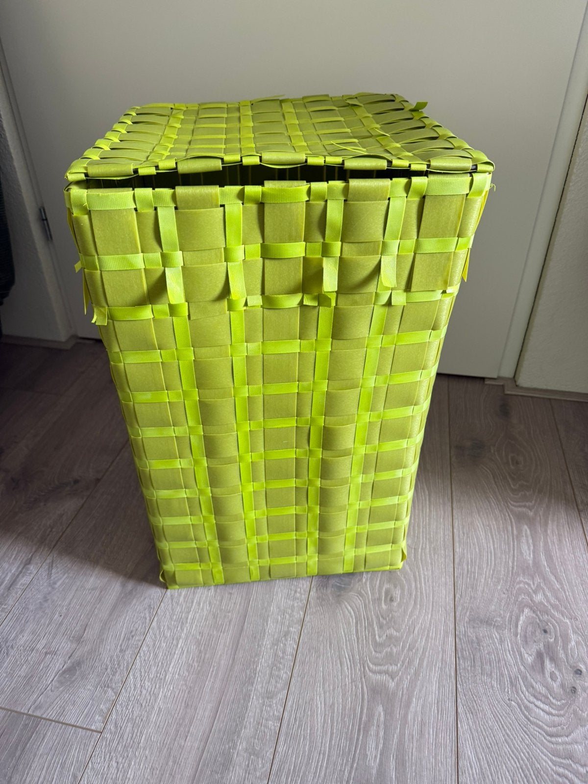 Wasmand met deksel in groene kleur afm 36 x 36 x 55 cm, Ophalen, Gebruikt, Groen, Wasmand