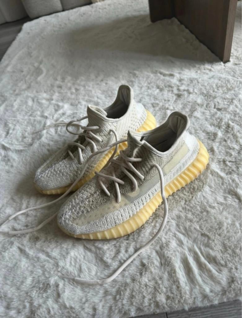 Adidas Yeezy Boost 350 V2 Light - Maat 39.5, Kleding | Heren, Schoenen, Overige kleuren, Verzenden, Sneakers of Gympen, Gedragen