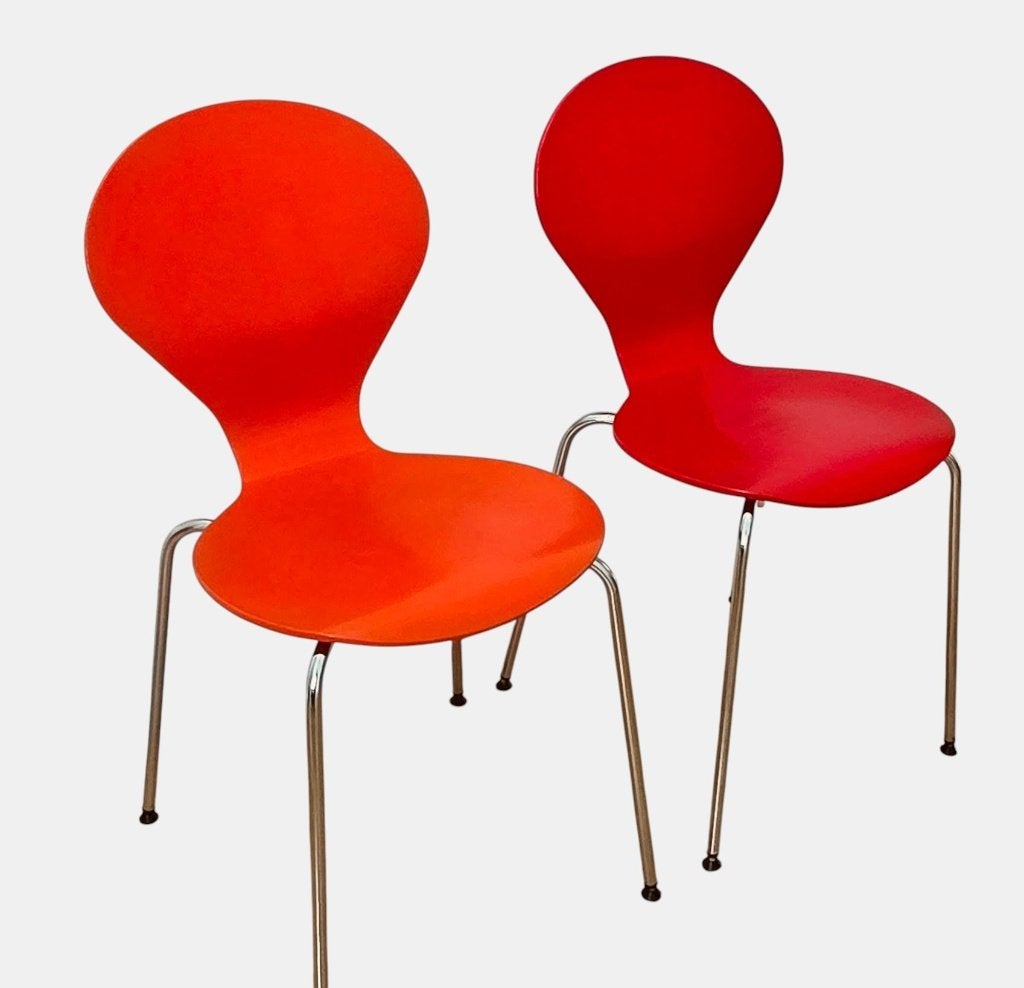 2 vintage Danerka (Deens)stoelen 1 oranje en 1 rode, Huis en Inrichting, Ophalen, Gebruikt, Twee, Deens,Scandinavisch,vintage industrieel