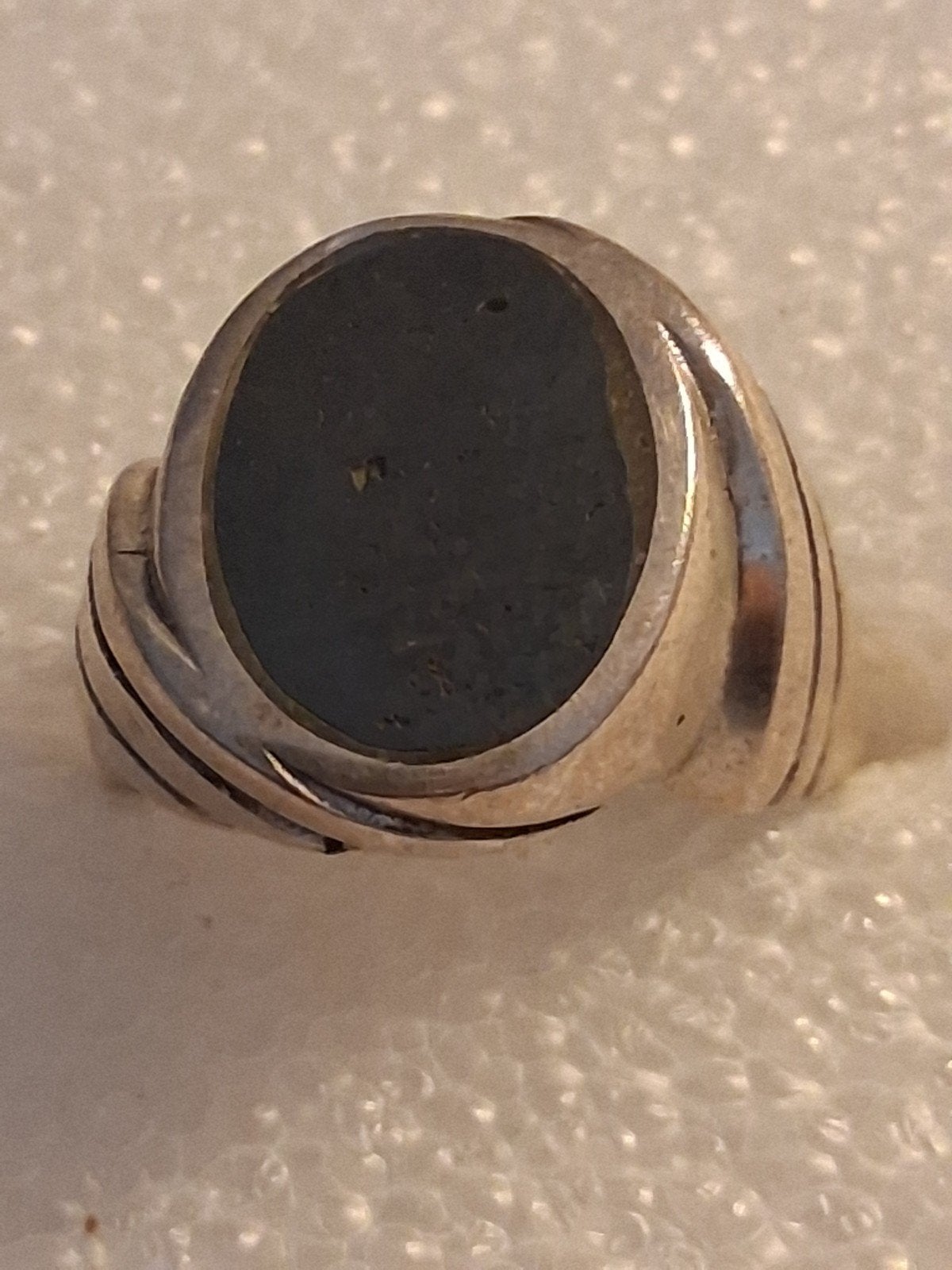 Zilveren ring met Shungit steen--ringmaat 19--, 19 tot 20, Zwart, Nieuw, Ophalen of Verzenden