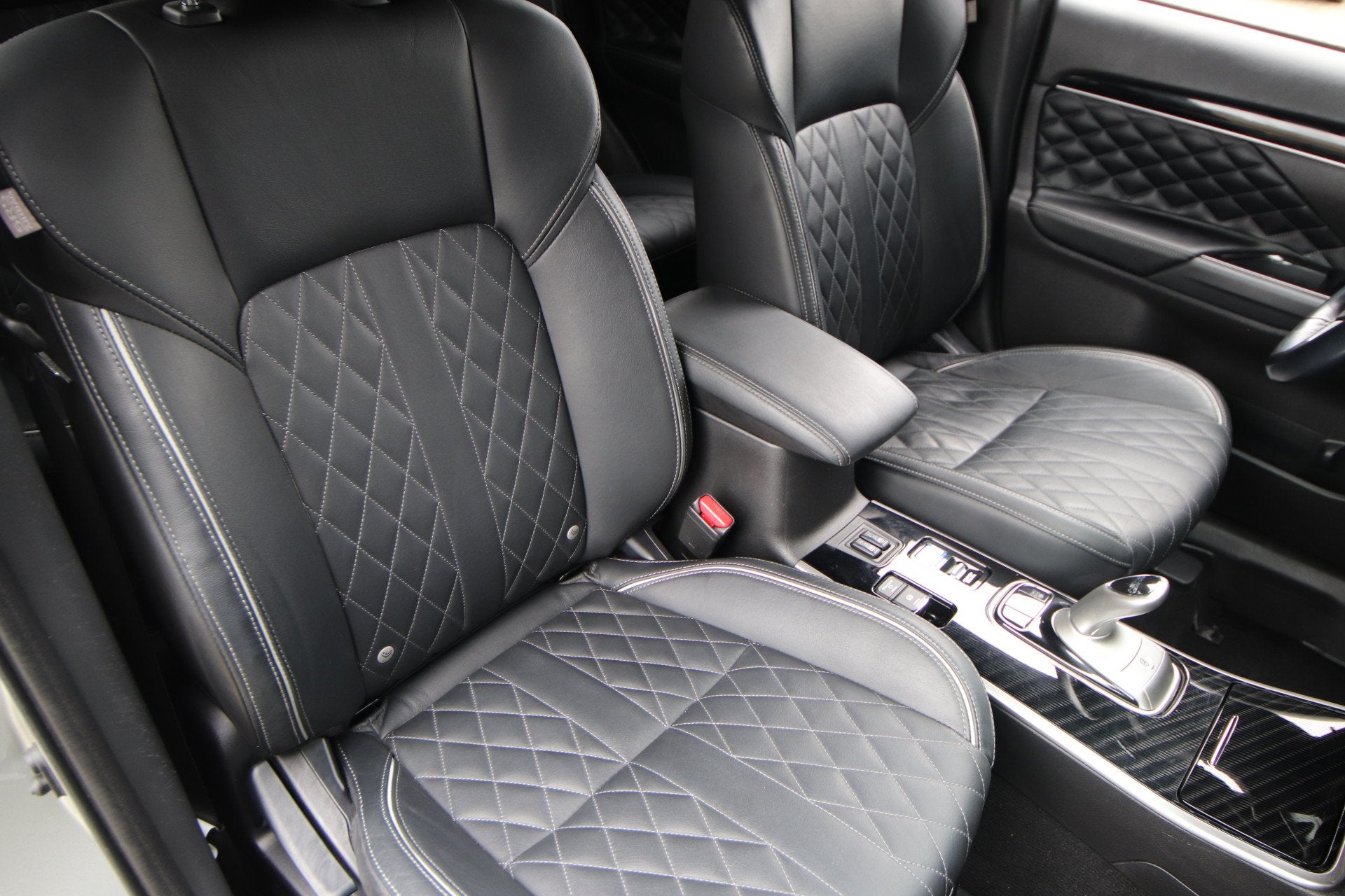 Mitsubishi Outlander 2.4 PHEV Instyle Leder, E.achterklep, T, Auto's, Automaat, 135 pk, Zwart, 4 cilinders