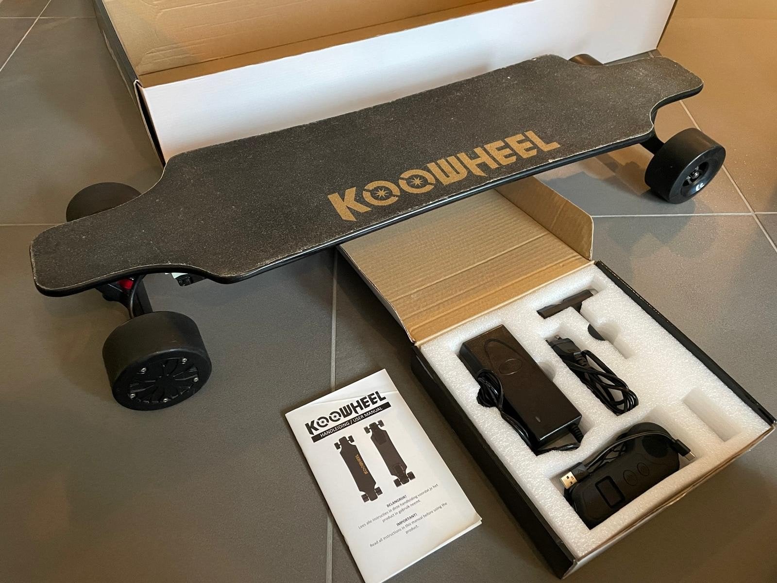 Koowheel ESR 550 Street Elektrisch Skateboard, Sport en Fitness, Skateboarden, Ophalen of Verzenden, Zo goed als nieuw, Skateboard