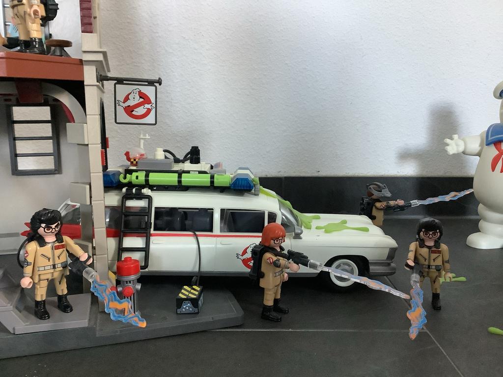 Playmobil Ghostbusters HQ met Ecto-1 en figuren, Ophalen, Gebruikt