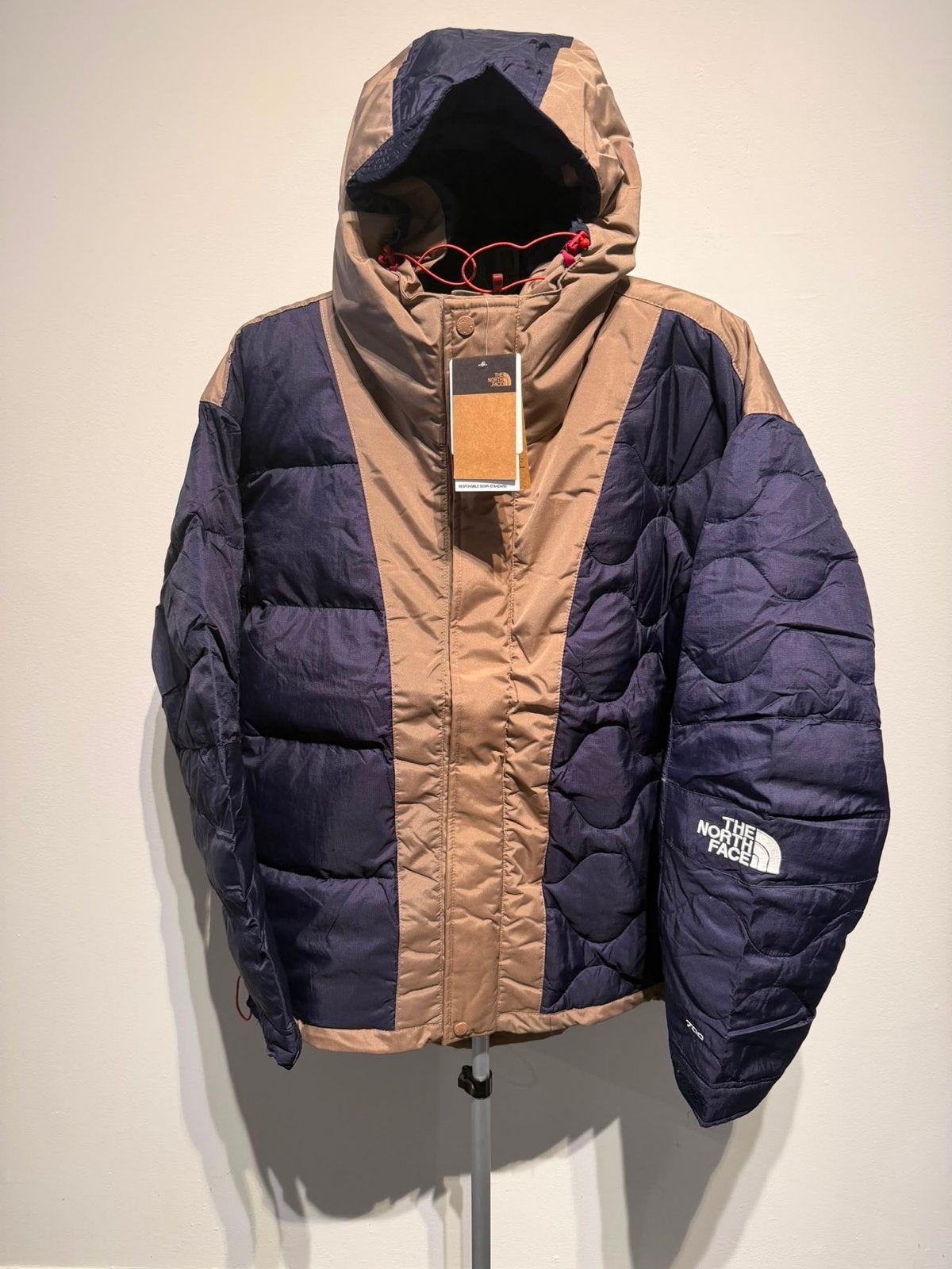 The North Face 700 Puffer Jas - Nieuw met labels (L, XL), Kleding | Heren, Ophalen of Verzenden, Nieuw, Maat 56/58 (XL), Meerkleurig