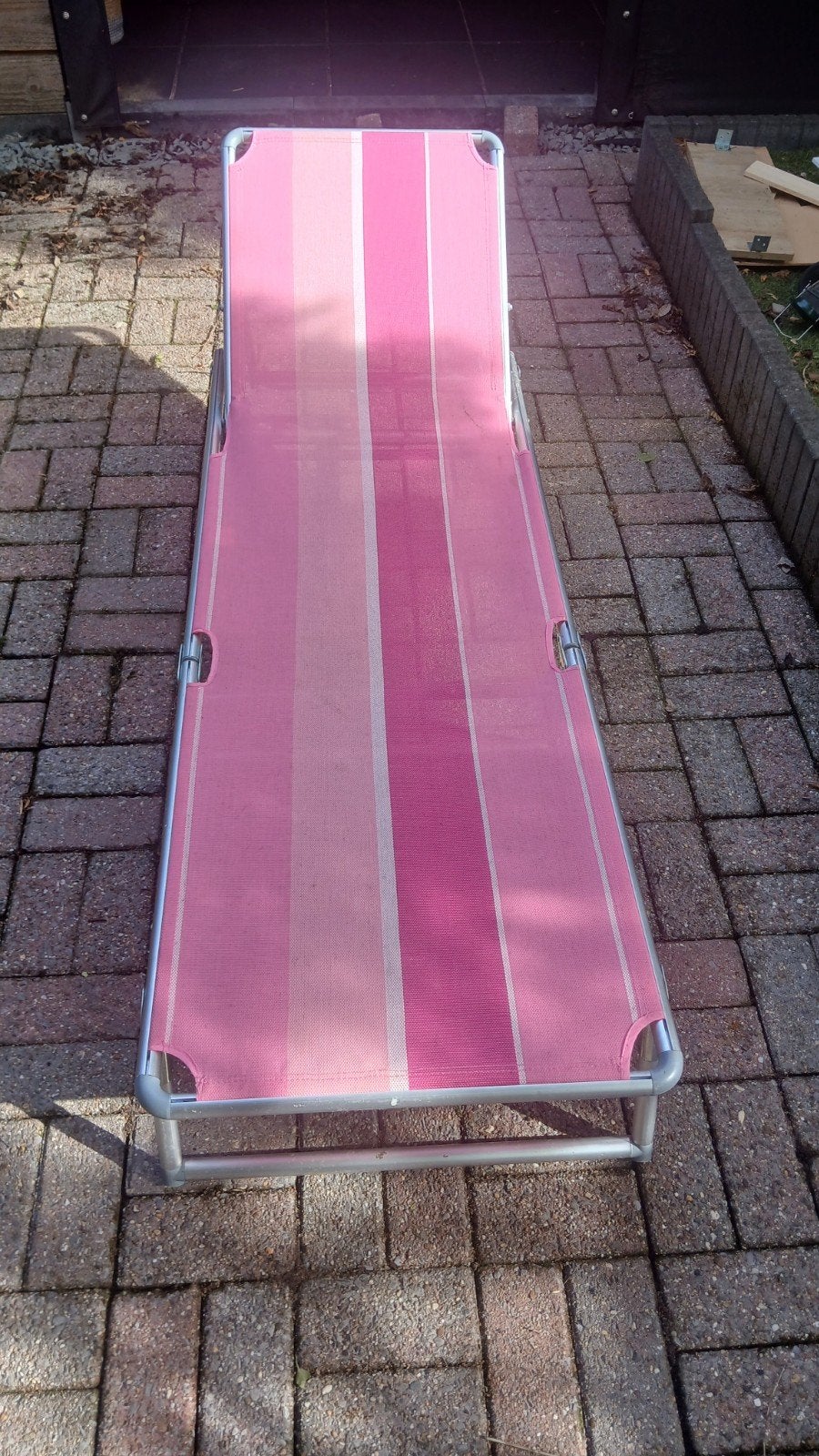 ligbed roze paars

€5,-, Ophalen, Aluminium