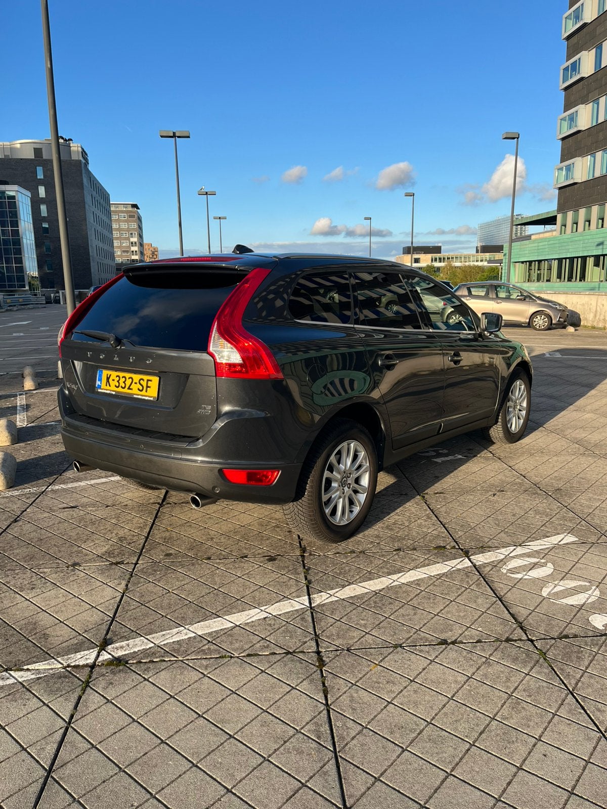 Volvo XC60 3.0 T6 AWD Geartronic 2009 Zwart- 185.500km, Auto's, Automaat, 1748 kg, 2953 cc, 2000 kg