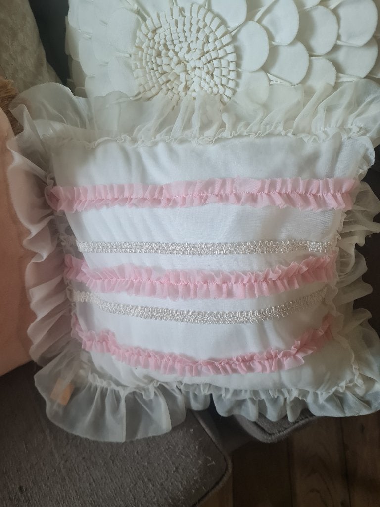 Vintage romantisch kussen, Huis en Inrichting, Heikant 21 Kaatsheuvel, Wit, Ophalen of Verzenden, Zo goed als nieuw