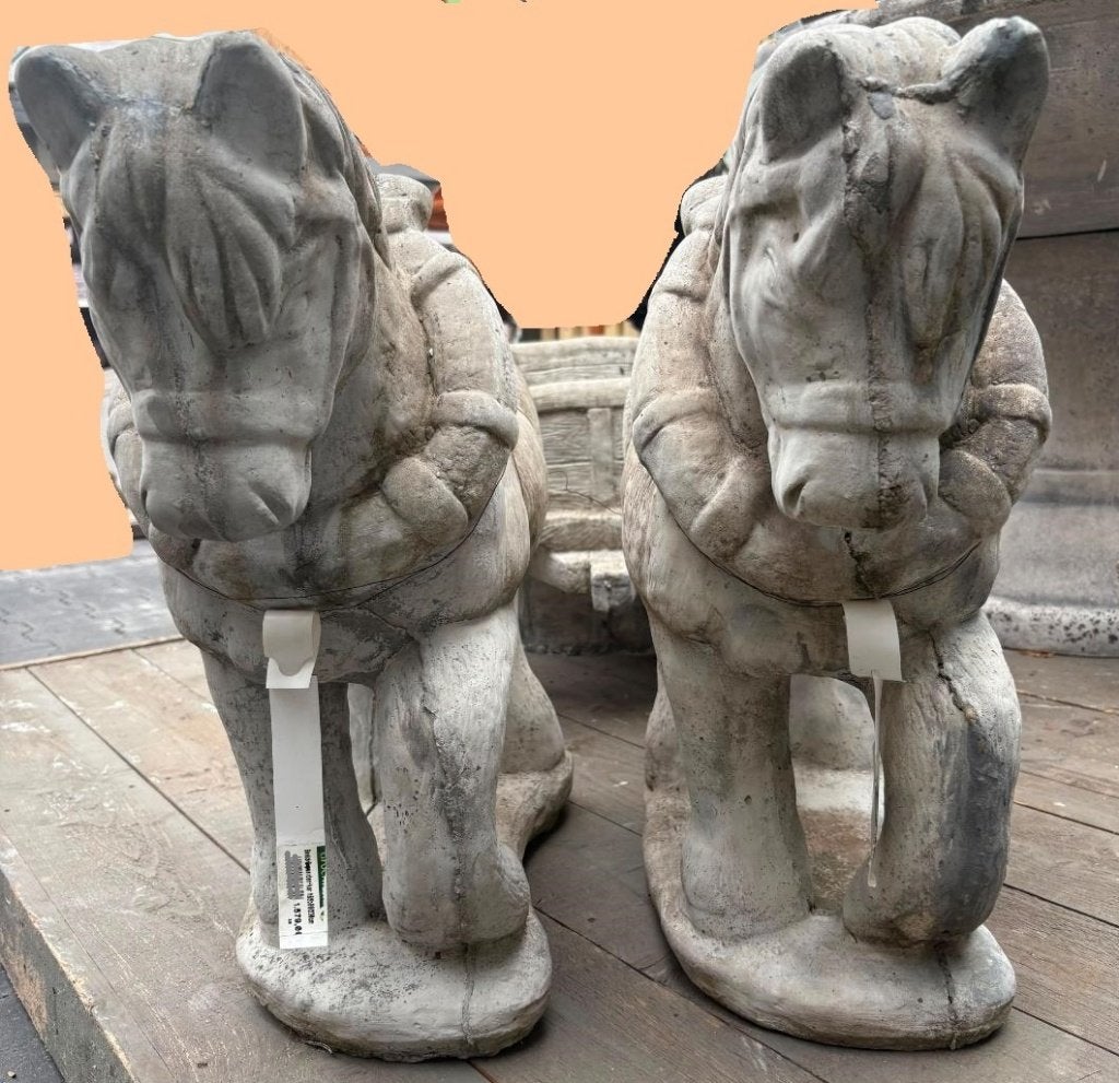 Beeldenset paarden met wagen, Ophalen, Zo goed als nieuw, Beton, Dierenbeeld