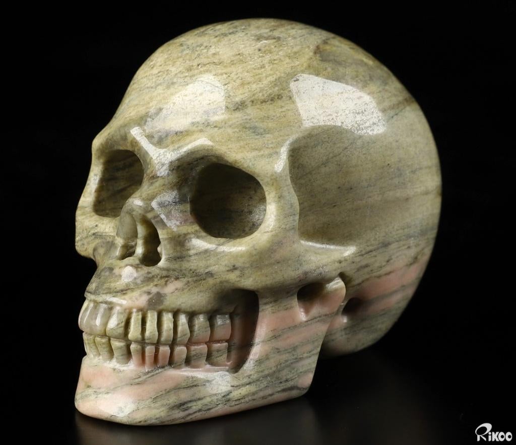 Mineralen schedel /skull, ROZE RHODONIET. 107 gram., Verzamelen, Mineralen en Fossielen, Ophalen of Verzenden, Mineraal