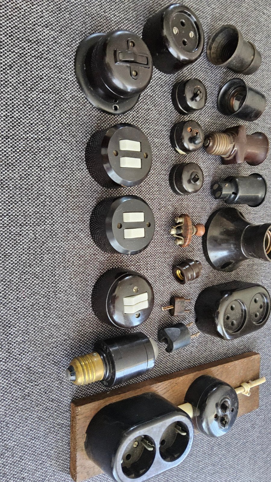 Bakelieten schakelmateriaal zwart, Ophalen of Verzenden, Stopcontact