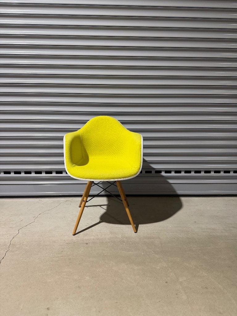 Vitra DAW eetkamerstoel kuip wit stof Hopsak, Ophalen, Wit, Kunststof, Zo goed als nieuw