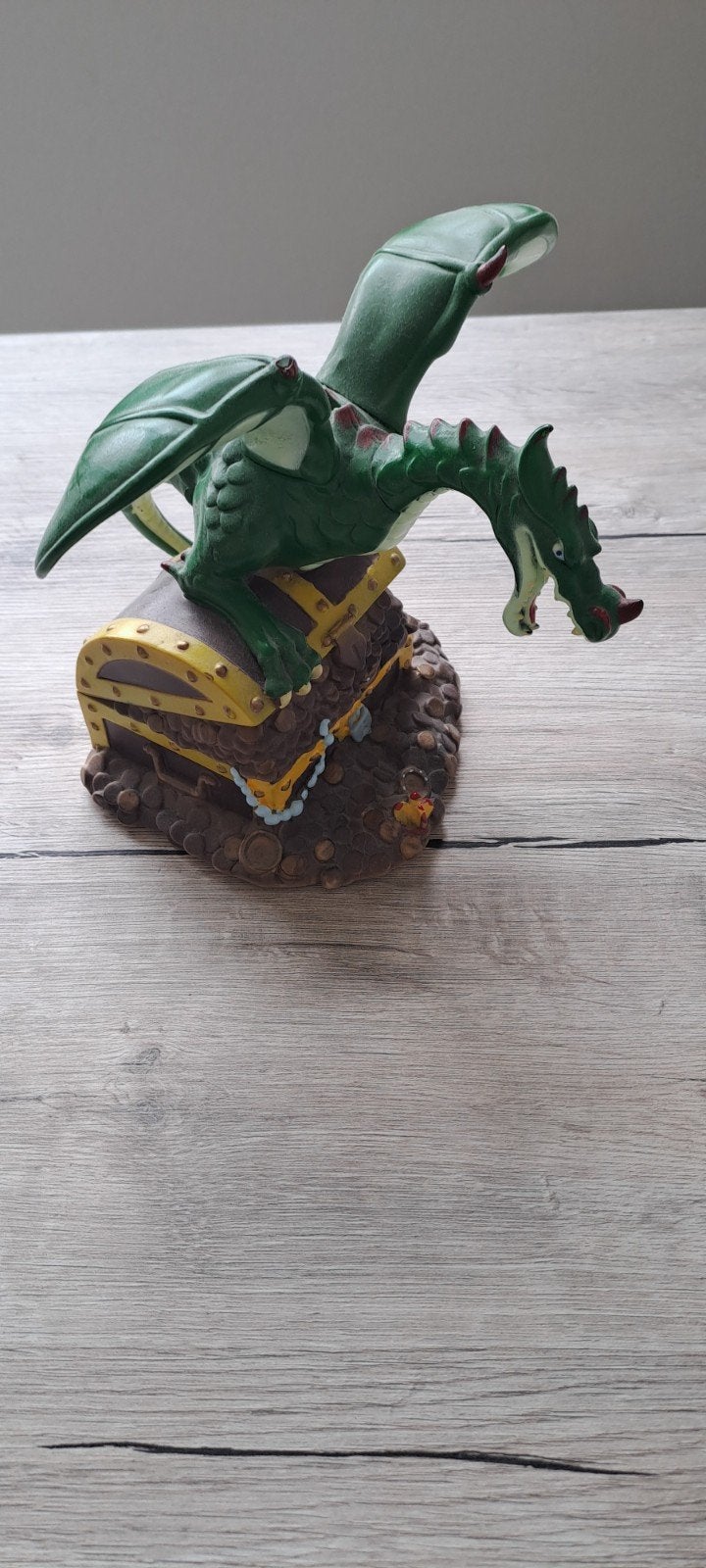 Efteling spaarpot draak van plastic, Verzamelen, Spaarpotten, Gebruikt, Strip- of Tekenfilmfiguur, Kunststof, Ophalen