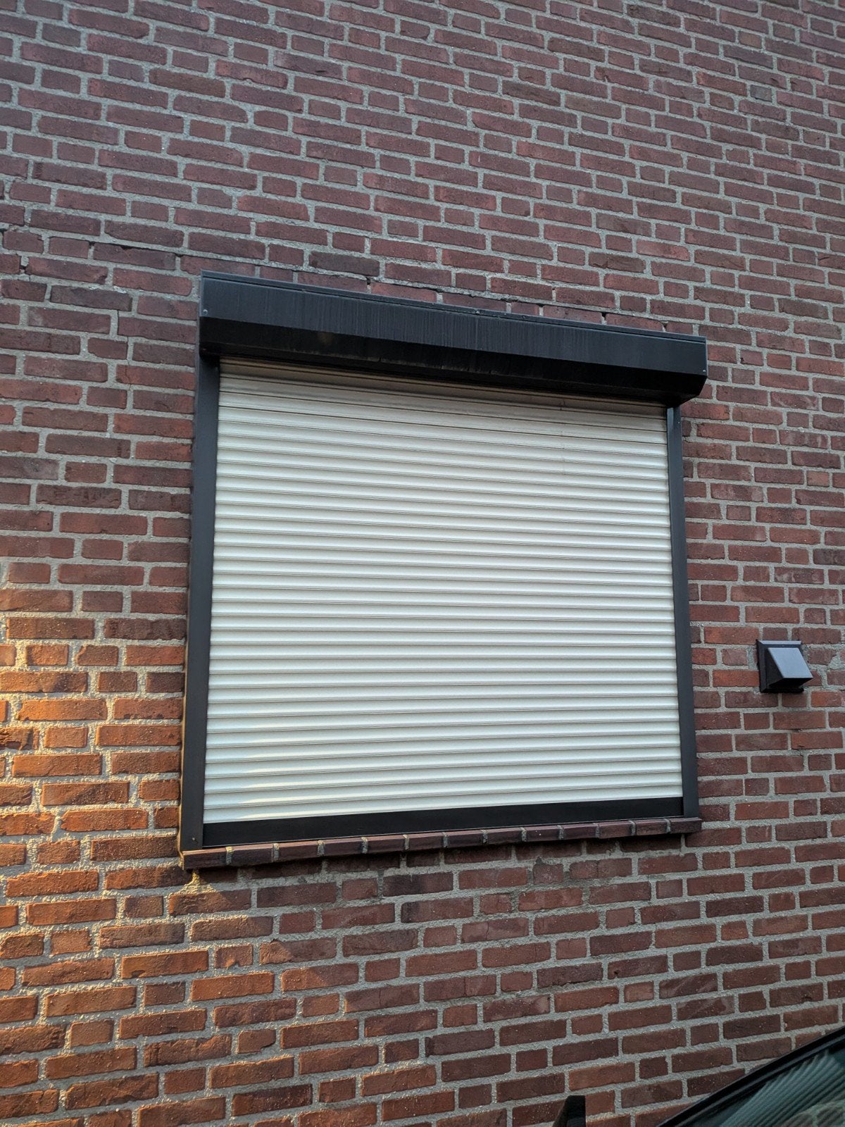 Rolluik, bruin met creme lamellen, Ophalen, Gebruikt, 100 tot 150 cm, 100 tot 150 cm