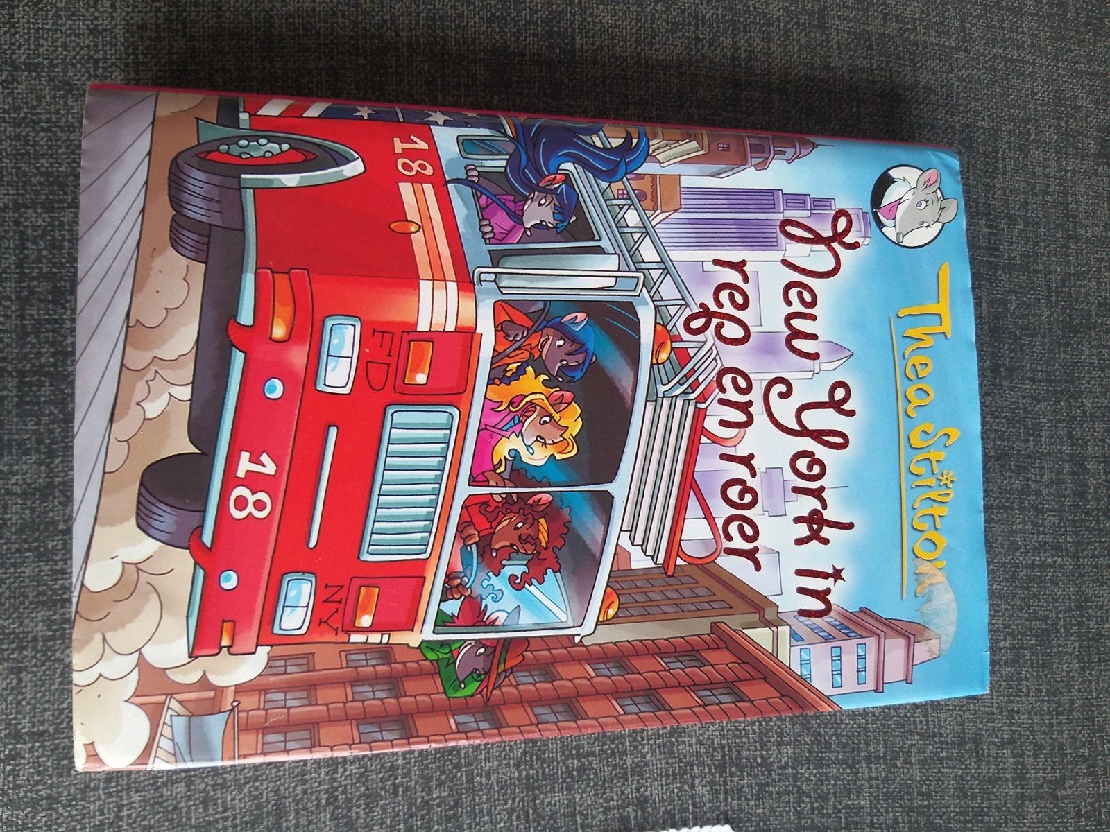 Thea Stilton - New York in rep en roer, Ophalen of Verzenden, Gelezen, Thea Stilton, Fictie