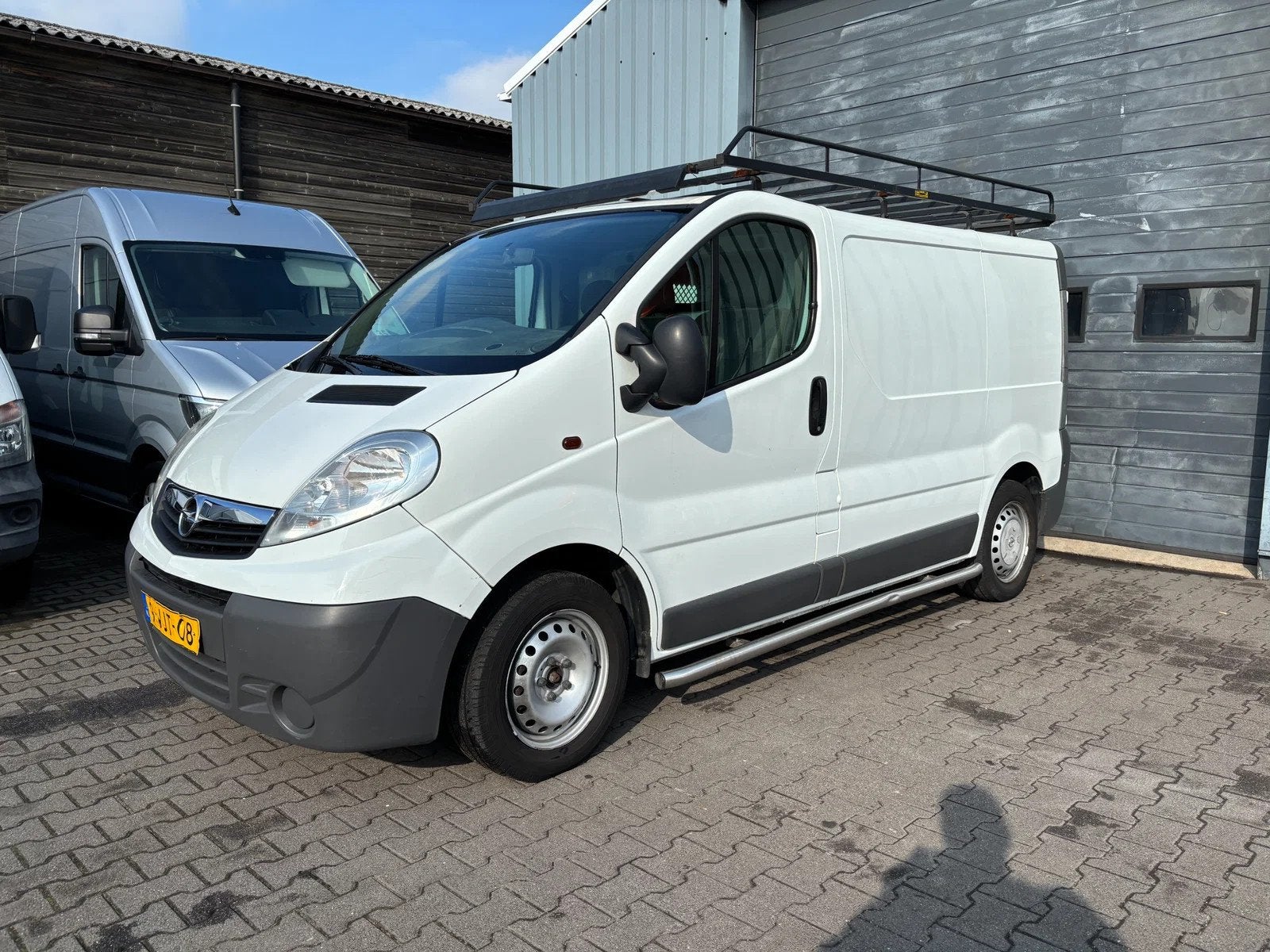 Opel Vivaro 2.0 CDTI L1 Trekhaak (bj 2010), Euro 5, 4 cilinders, 1650 kg, Wit