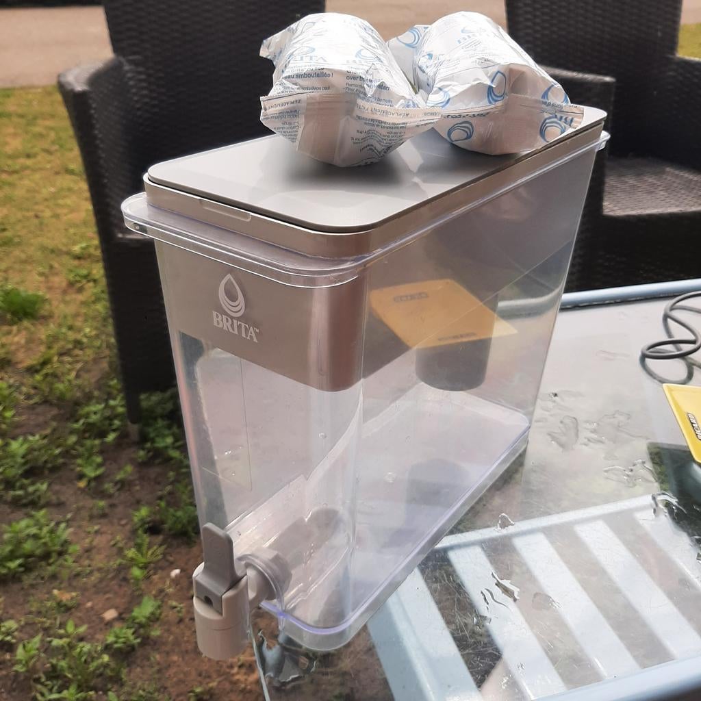 Waterdispenser BRITA groot met nieuwe filters, Ophalen of Verzenden, Zo goed als nieuw