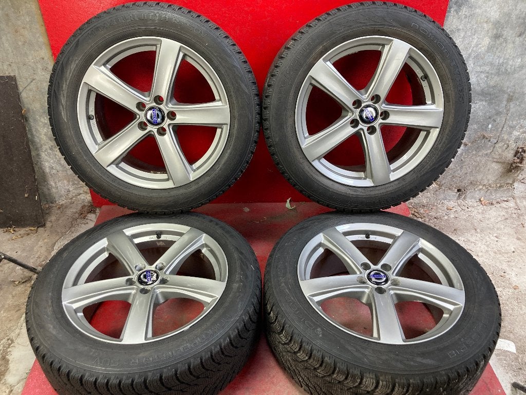 Winterbanden Volvo XC40 235/55R18 Nokian, 18 inch, Gebruikt, ., Banden en Velgen