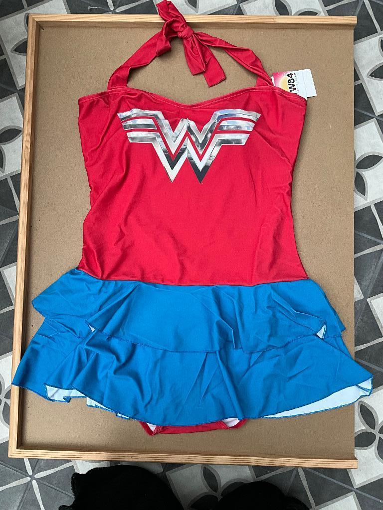 Badpakjurk Wonder Woman maat L NIEUW, Badpakjurk Wonder Woman maat L NIEUW, Zwart, Nieuw, Badpak