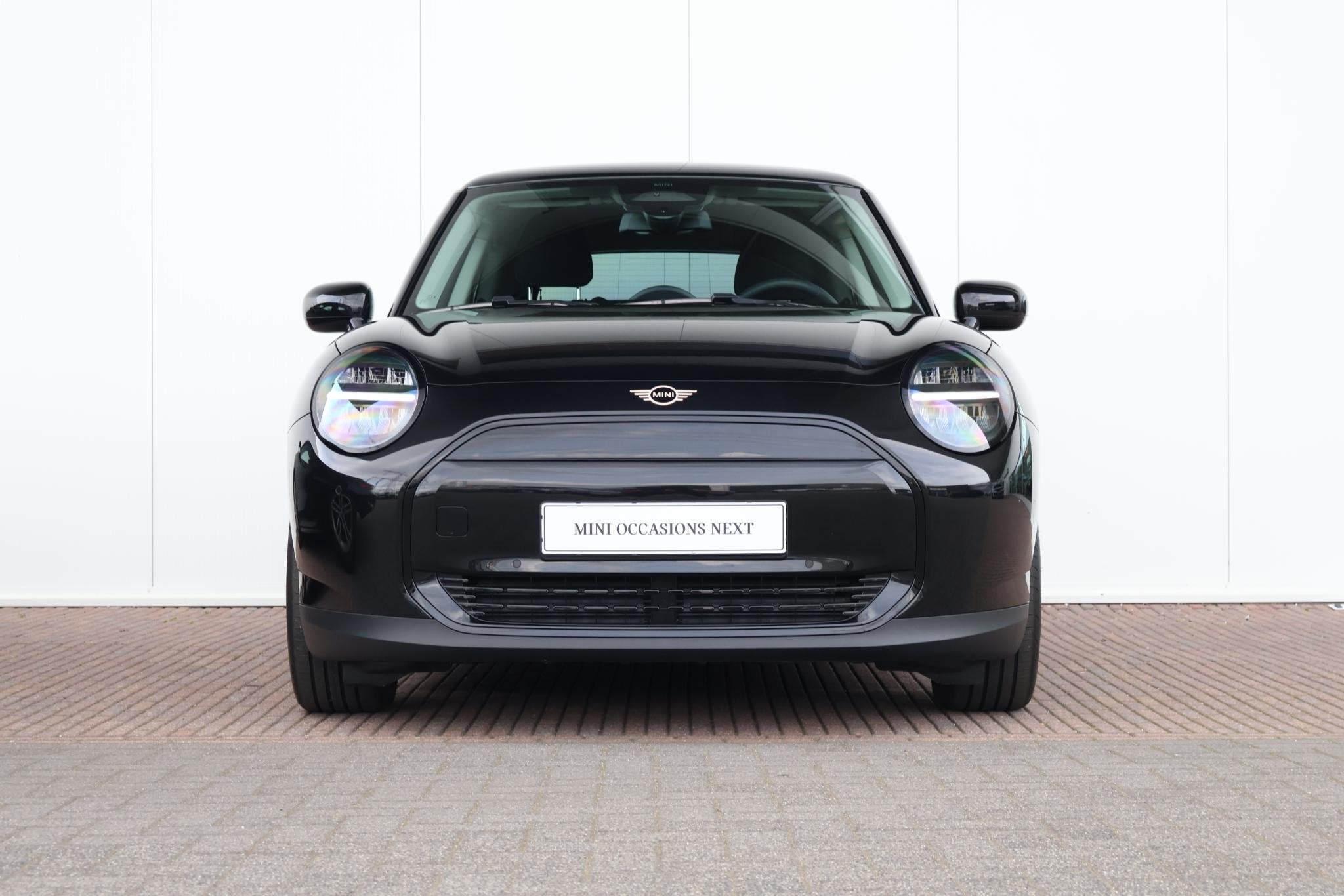 MINI Cooper E Essential XS 40.7 kWh | SoH 99% | Carplay | Na, Stof, 41 kWh, Met garantie (alle), 4 stoelen