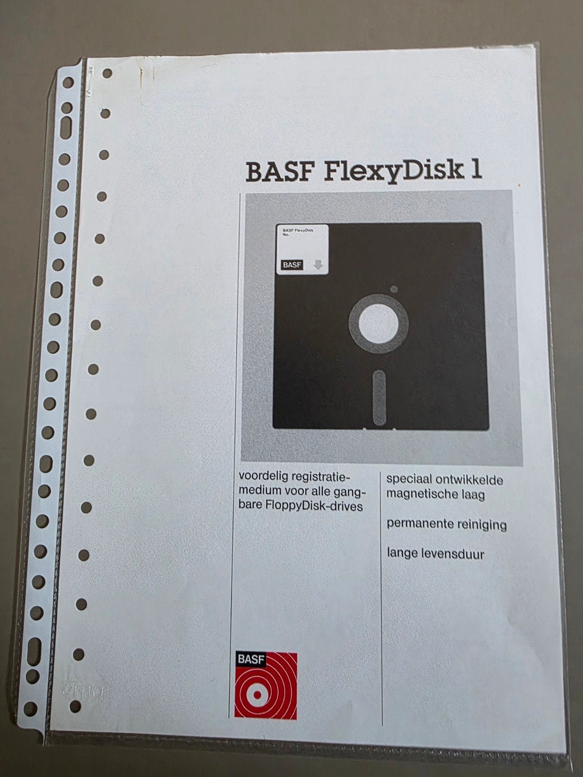 205) 23 stuks TECHNISCHE GEGEVENS BASF NED.BV - COMPUTERS, Ophalen of Verzenden, Zo goed als nieuw, Overige typen