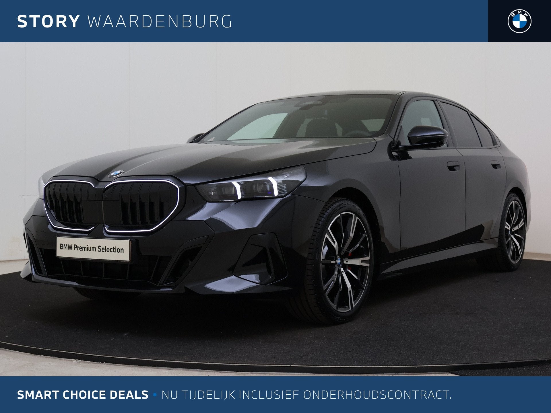 BMW 5 Serie 520i M Sport Automaat / Trekhaak / Panoramadak /, Achterwielaandrijving, Zwart, Bedrijf, Sedan