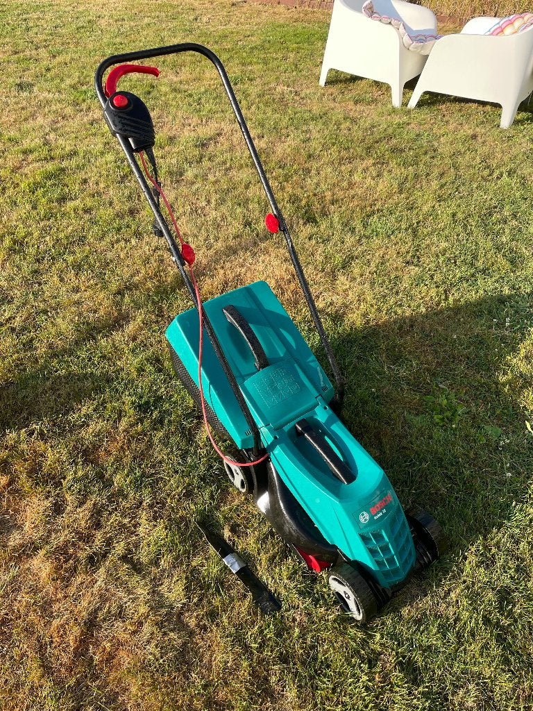Bosch Rotak 32 elektrische grasmaaier, Tuin en Terras, Ophalen, Gebruikt, Elektrische grasmaaier, Opvangbak