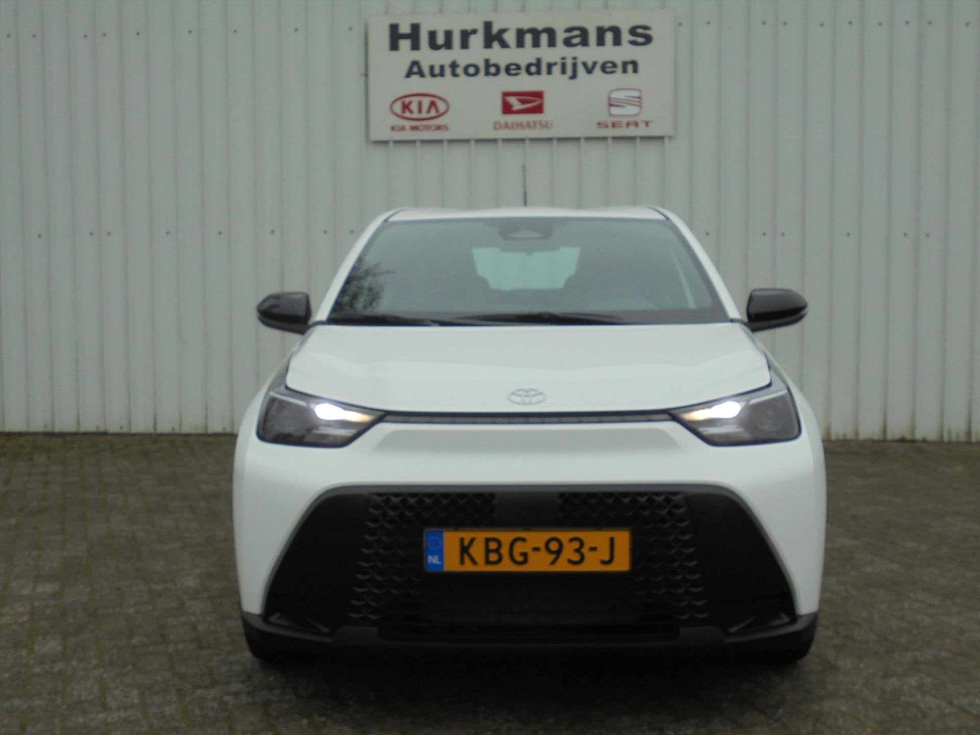 Toyota Aygo X 1.5 HYBRIDE AUTOMAAT NIEUW MODEL ! 12 KM, Automaat, Dealer onderhouden, Stof, Gebruikt