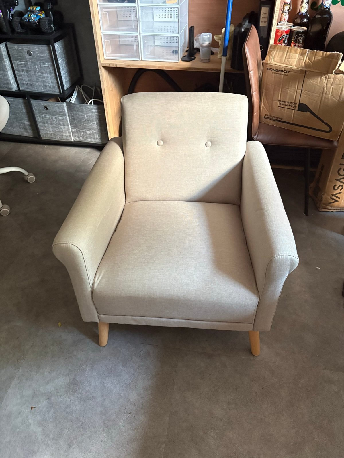 Comfortabele beige fauteuil met houten poten, Gebruikt, 75 tot 100 cm, Ophalen of Verzenden, Stof