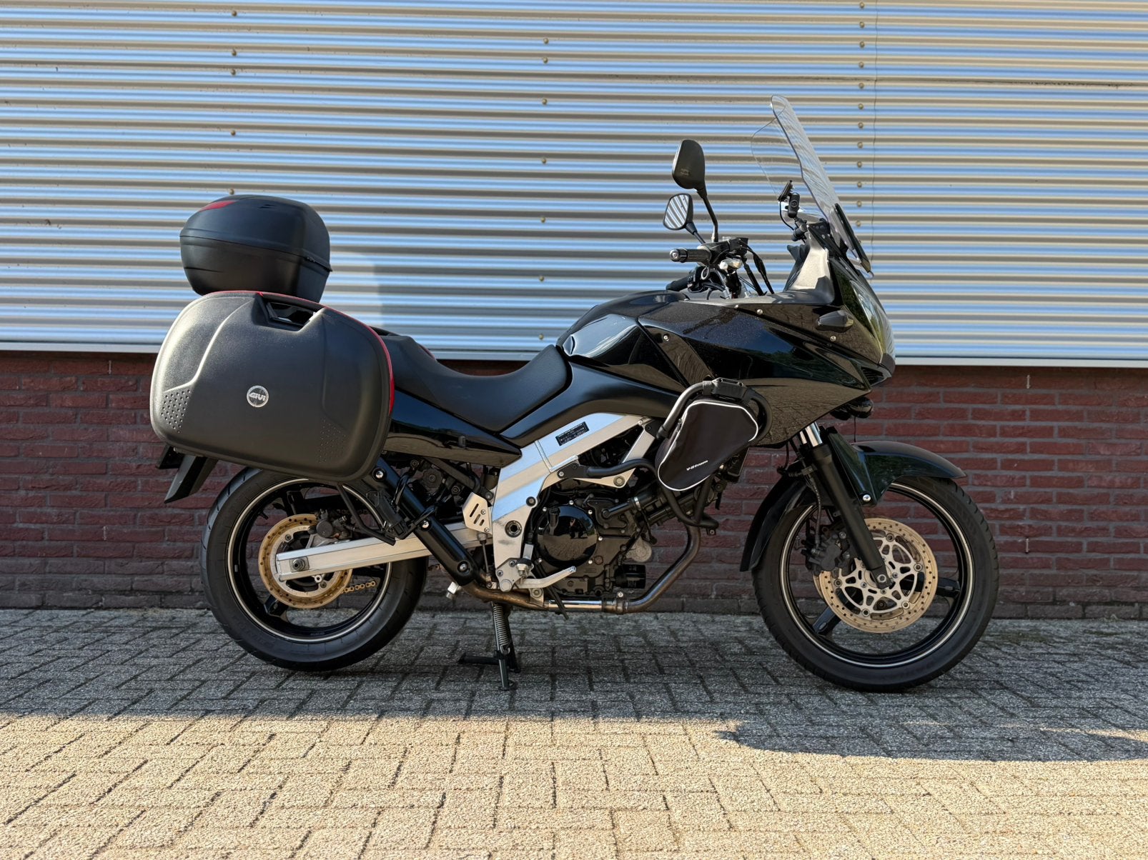 Suzuki DL650 V-Strom 2004 (A2), Handvatverwarming, 2 cilinders, Occasion, Motorrijbewijs A