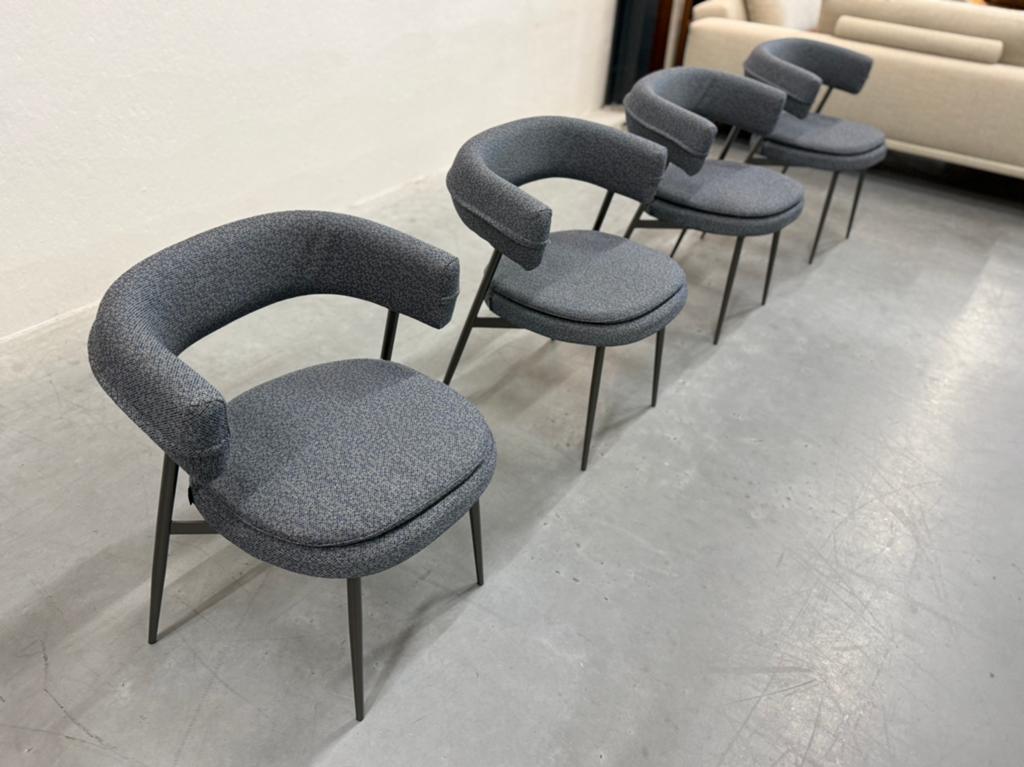 4 Nieuw Zanotta Nena eetkamerstoel Stof Design stoel, Overige kleuren, Nieuw, Ophalen of Verzenden, Vier
