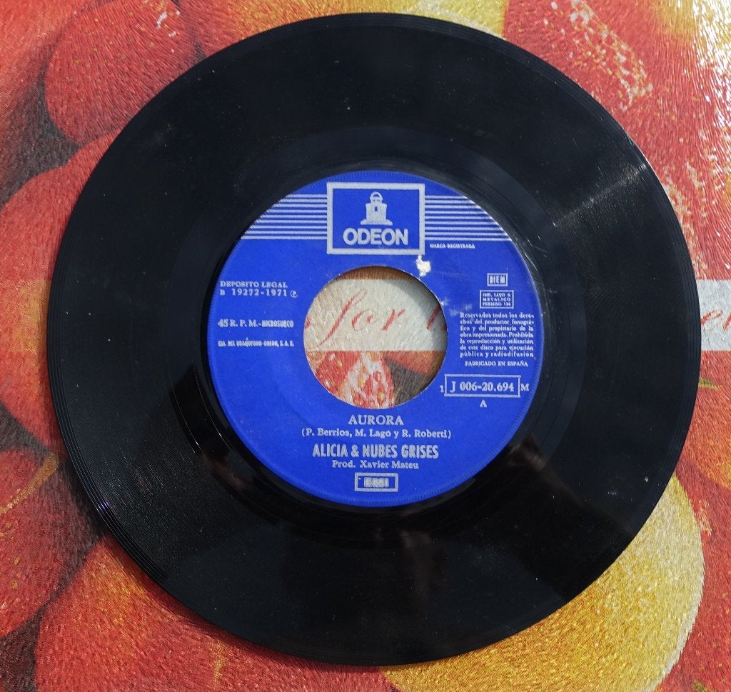 Alicia & Nubes Grises - Aurora (Odeon 1971) 7 inch single, Gebruikt, 7 inch, Ophalen of Verzenden, Beschermende buitenhoes