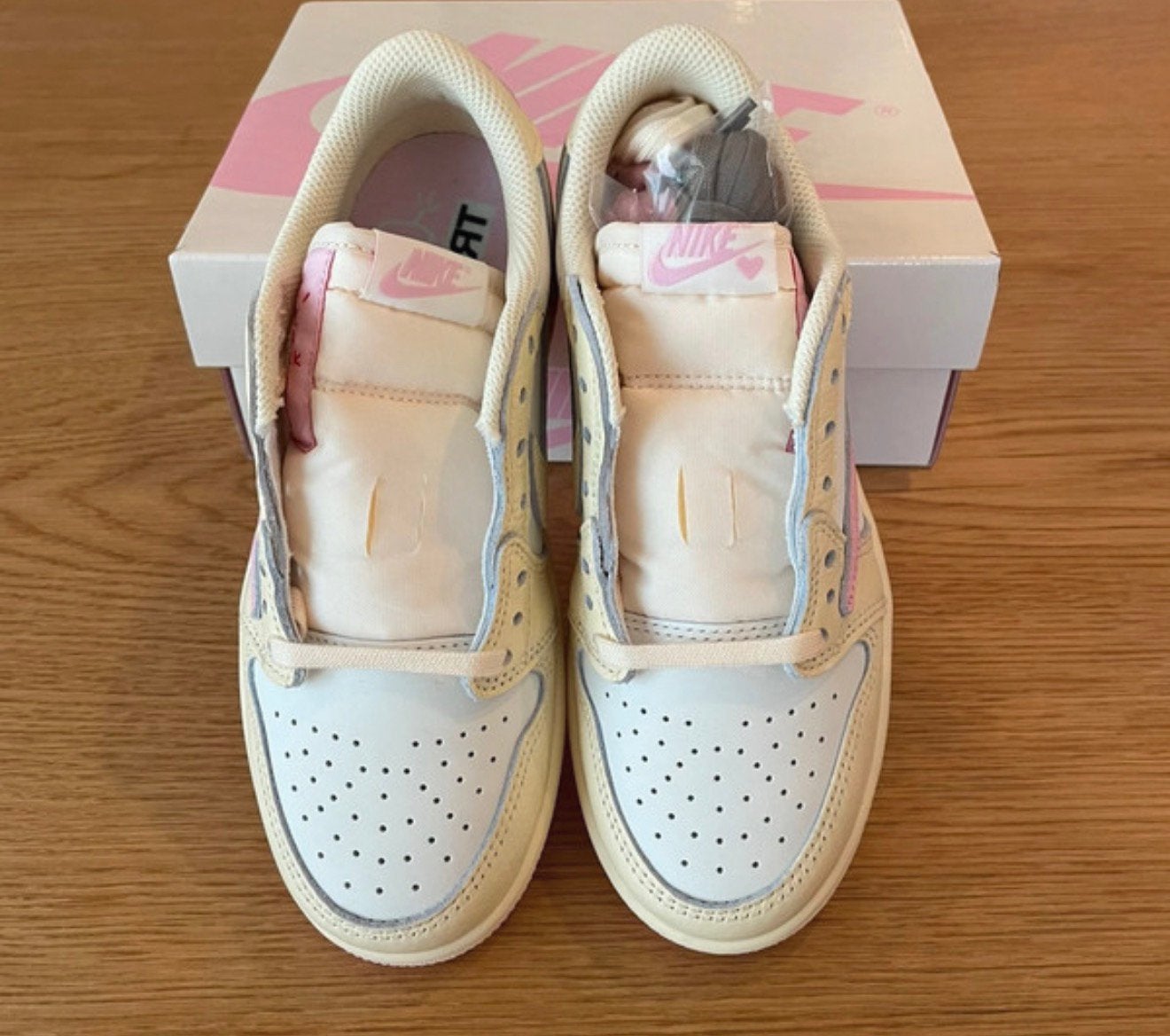 Travis Scott Shy Pink 34, Schoentjes, Meisje, Nieuw, Ophalen of Verzenden