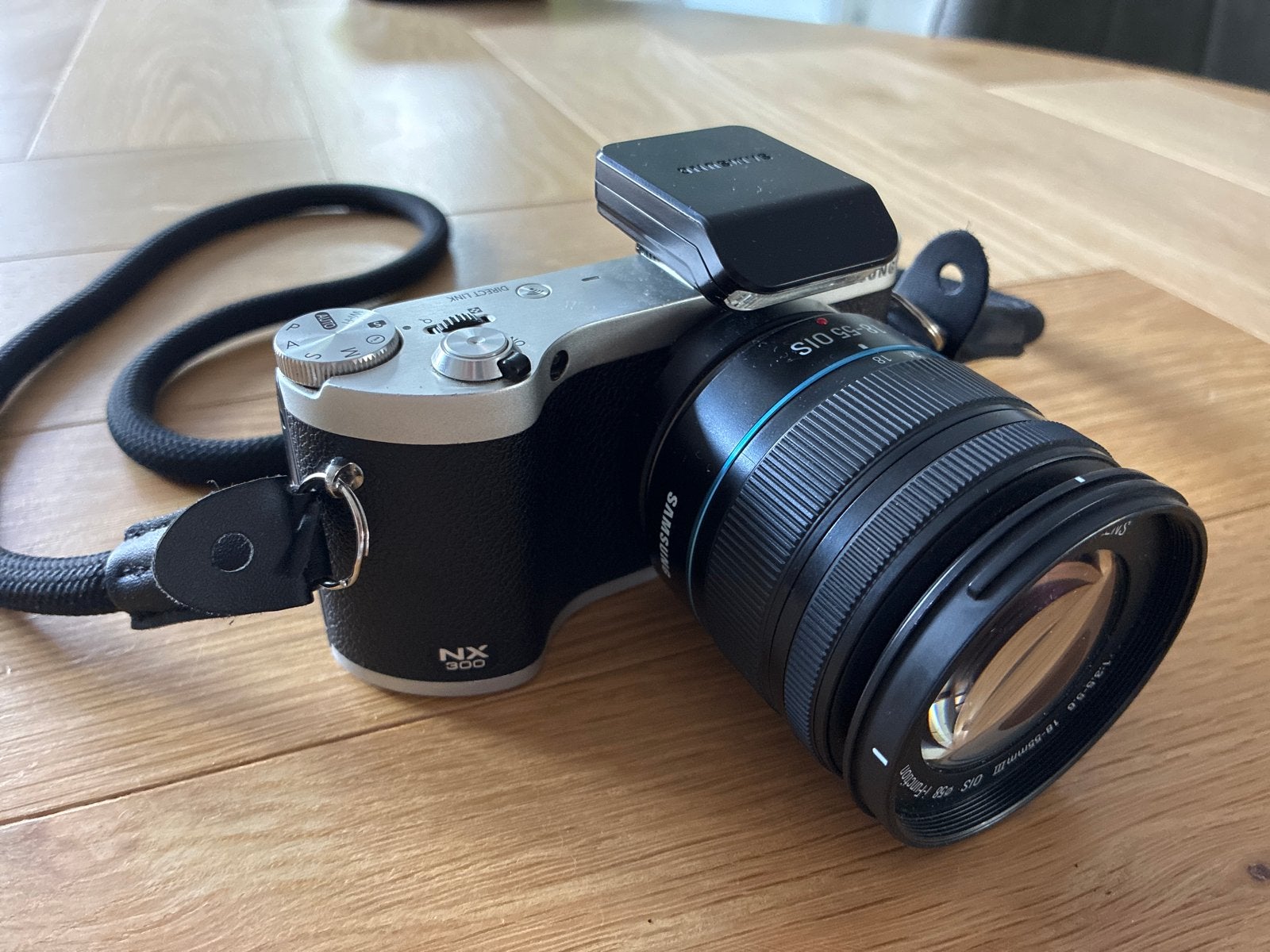 Samsung NX300 systeemcamera met 18-55mm lens, Gebruikt, Beeldstabilisatie, Ophalen of Verzenden, 4 t/m 7 keer