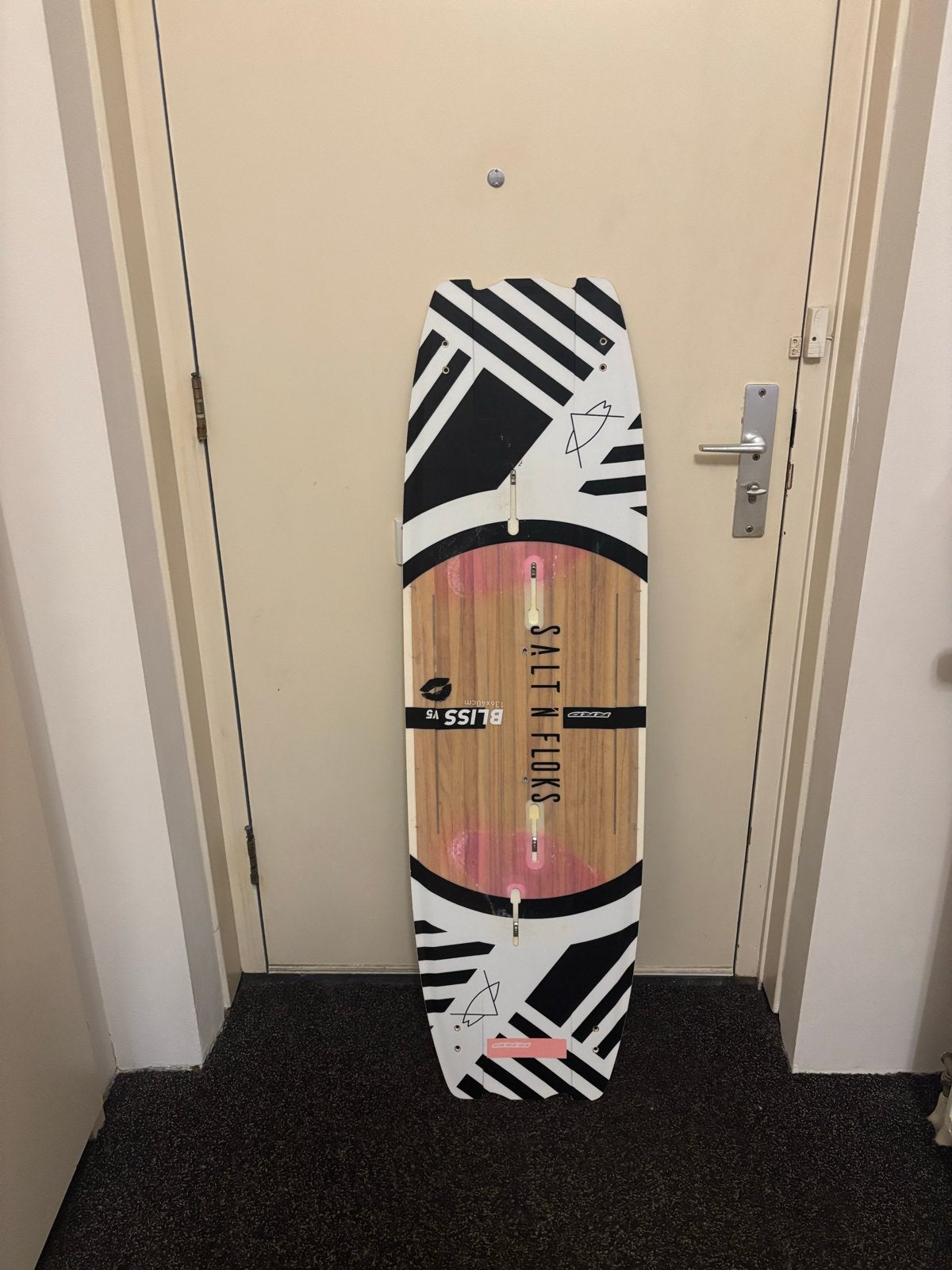 Complete kitesurf set: RRD board & kite (2020), Mystic harna, Watersport en Boten, Kitesurfen, Twintip, Ophalen, Gebruikt, Kitesurf-set