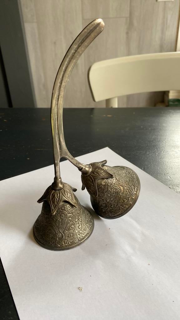 2 bellen aan steel zilver? Decoratie pauwen, Ophalen of Verzenden
