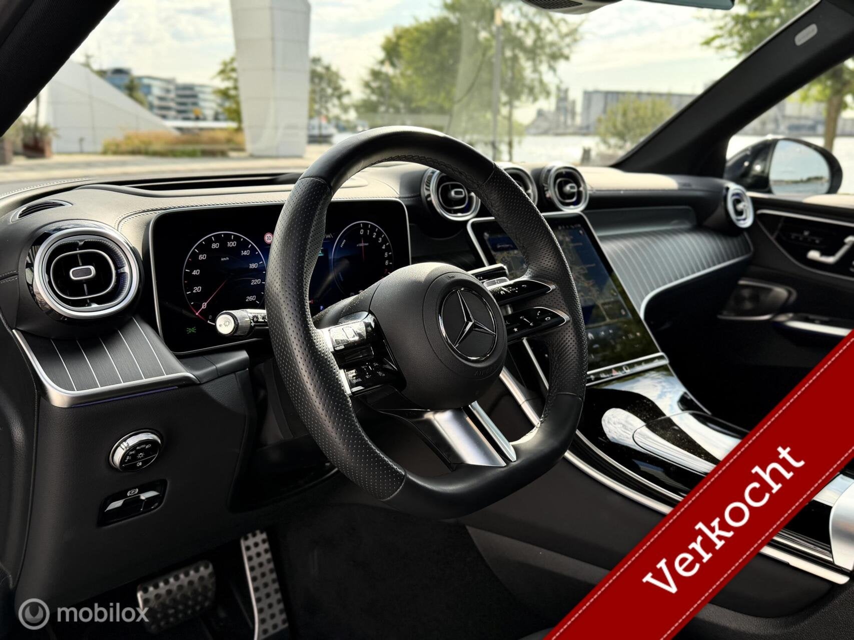 Mercedes GLC-klasse 300e 4MATIC AMG Line |Pano|Luchtv.|HUD|B, Auto's, Automaat, Gebruikt, Zwart, 2255 kg