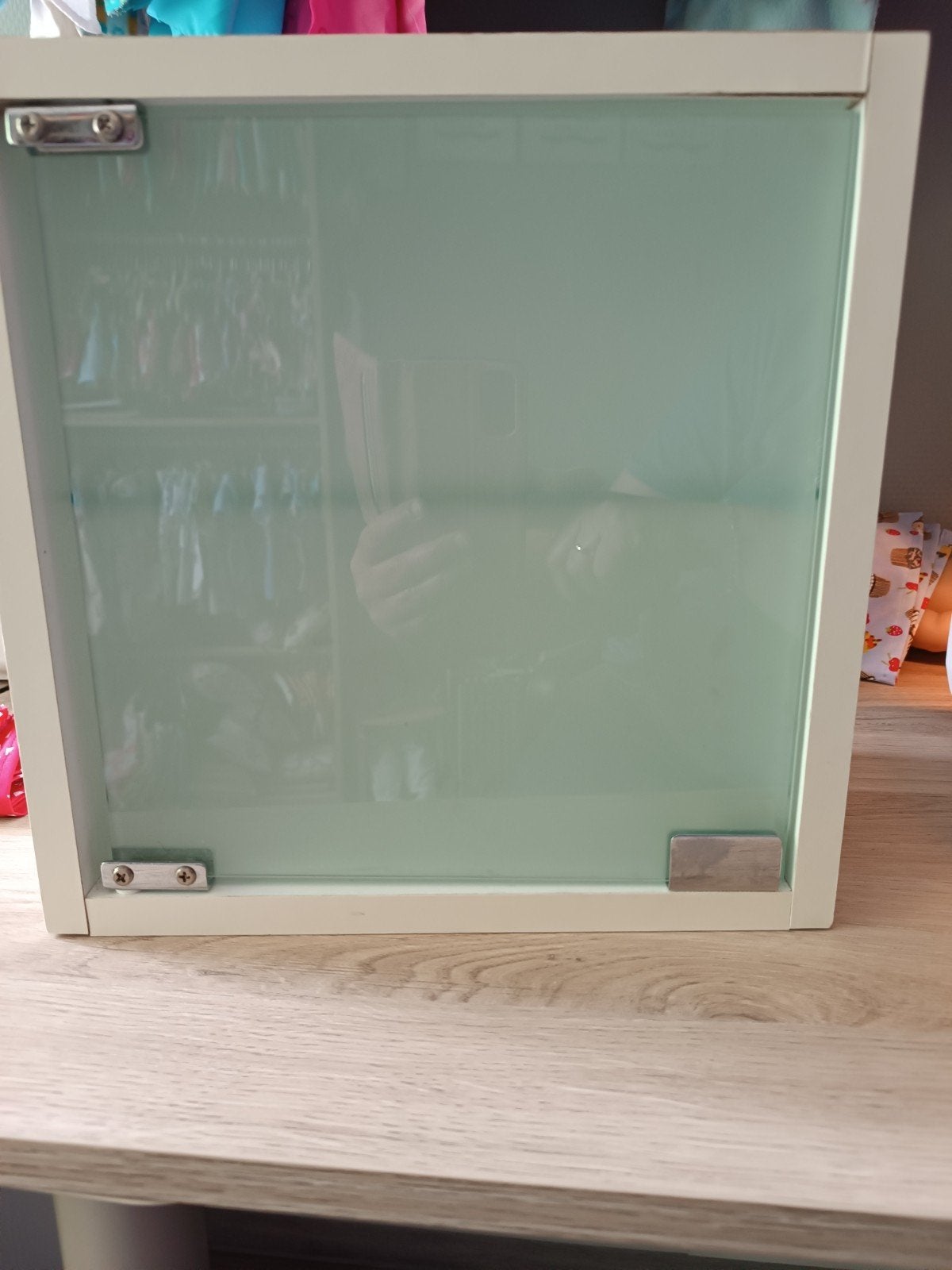 Wit houten medicijnkastje met glazen deur, Huis en Inrichting, Ophalen, Zo goed als nieuw