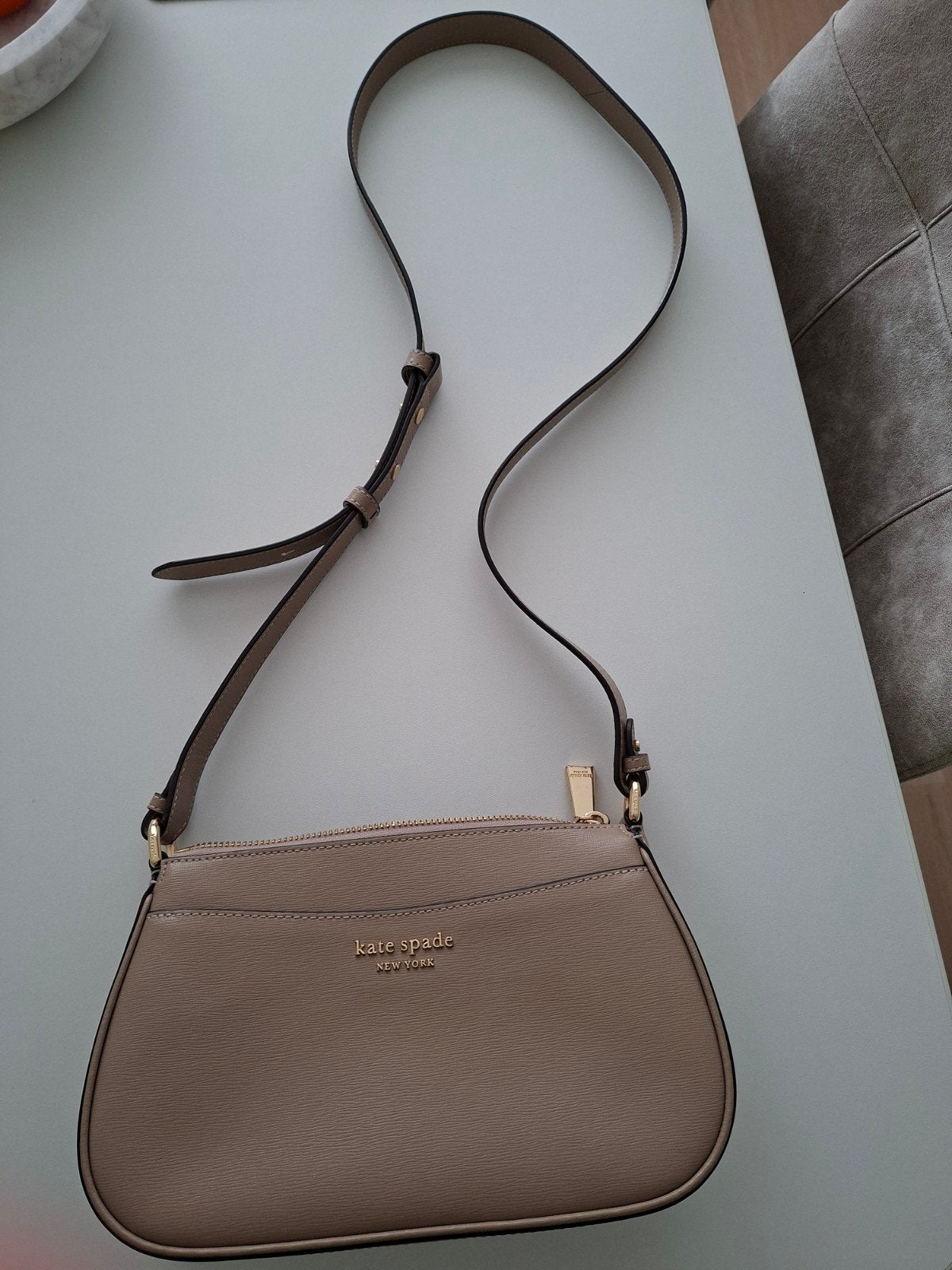 Kate Spade New York Kleine Bleecker Saffiano Crossbodytas, Ophalen of Verzenden, Zo goed als nieuw, Beige, Schoudertasje