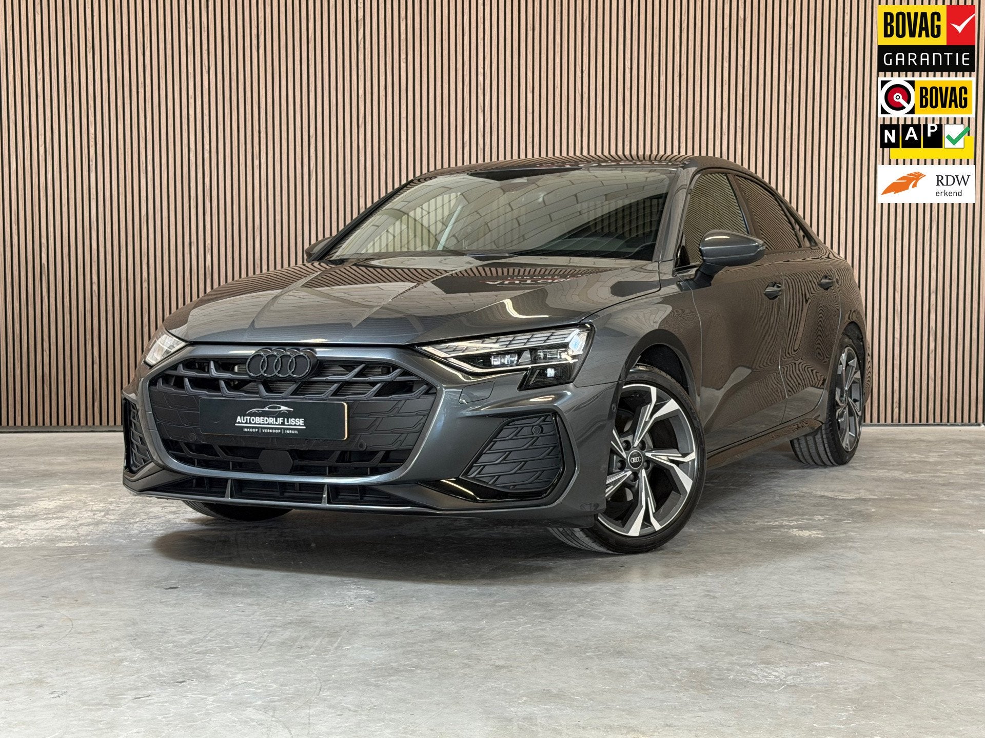Audi A3 LIMOUSINE 35 TFSI S edition Automaat|Navi|Carplay, Auto's, Audi, 12 maanden, 1300 kg, Euro 6, 4 cilinders