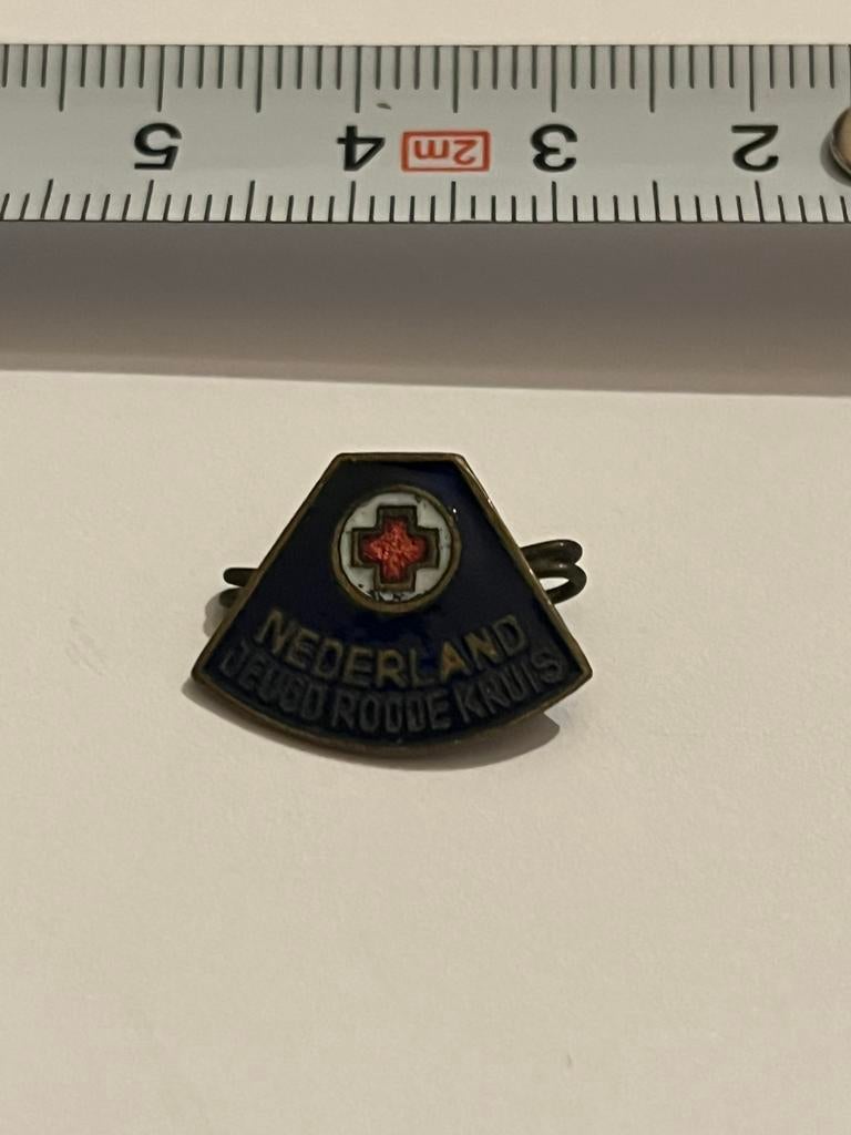 vintage EHBO nederland jeugd rode kruis speld/button, Verzamelen, Ophalen of Verzenden, Zo goed als nieuw, Overige onderwerpen