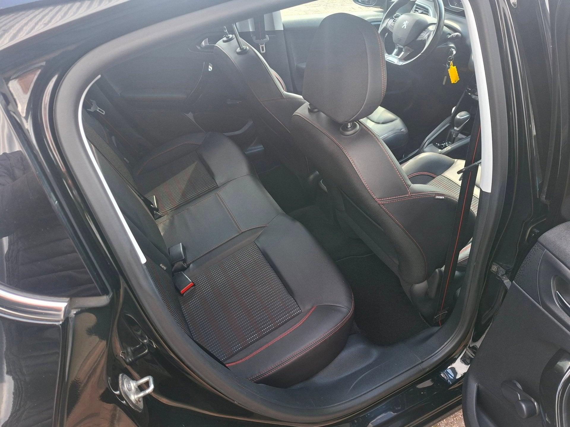 Foto 15 van Peugeot 208 Automaat Camera GT-Line Leer Navi Trekhaak